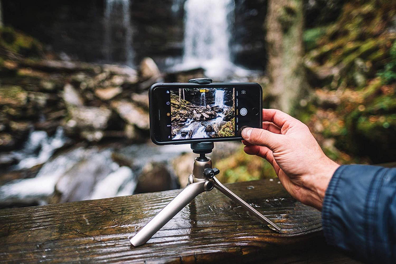 VANGUARD Vesta TT Aluminum Tabletop Tripod with Smart Phone Holder- Champagne (Vesta TT1 CHAM)