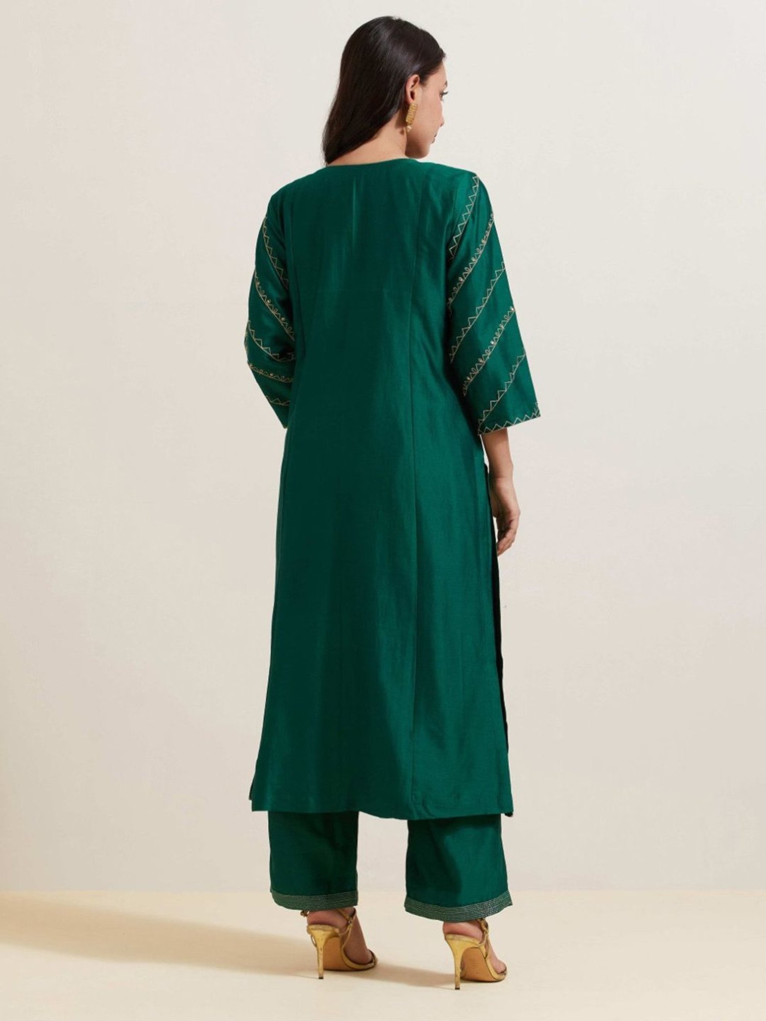 Priya Chaudhary Green Afreen Embroidered Chanderi Silk Kurta