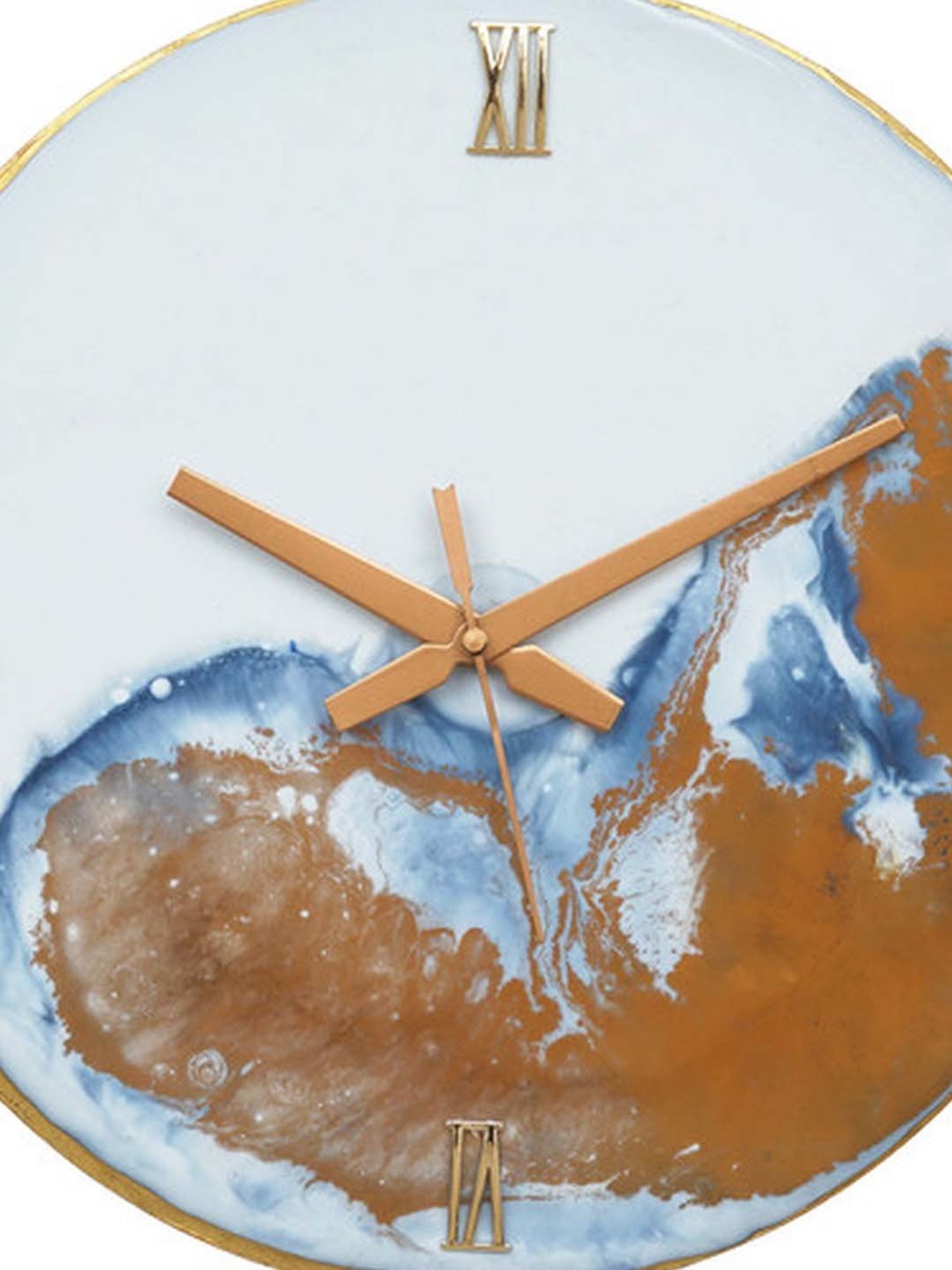 CHRONIKLE Multicolor Resin Elegant Round Analog Roman Numbers Wall Clock