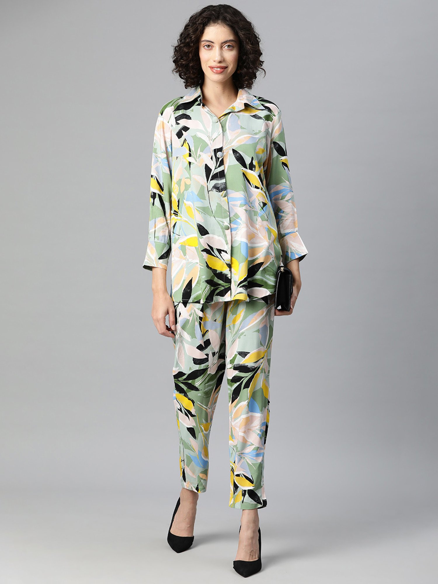 One Femme Light Green Printed Shirt With Trousers
