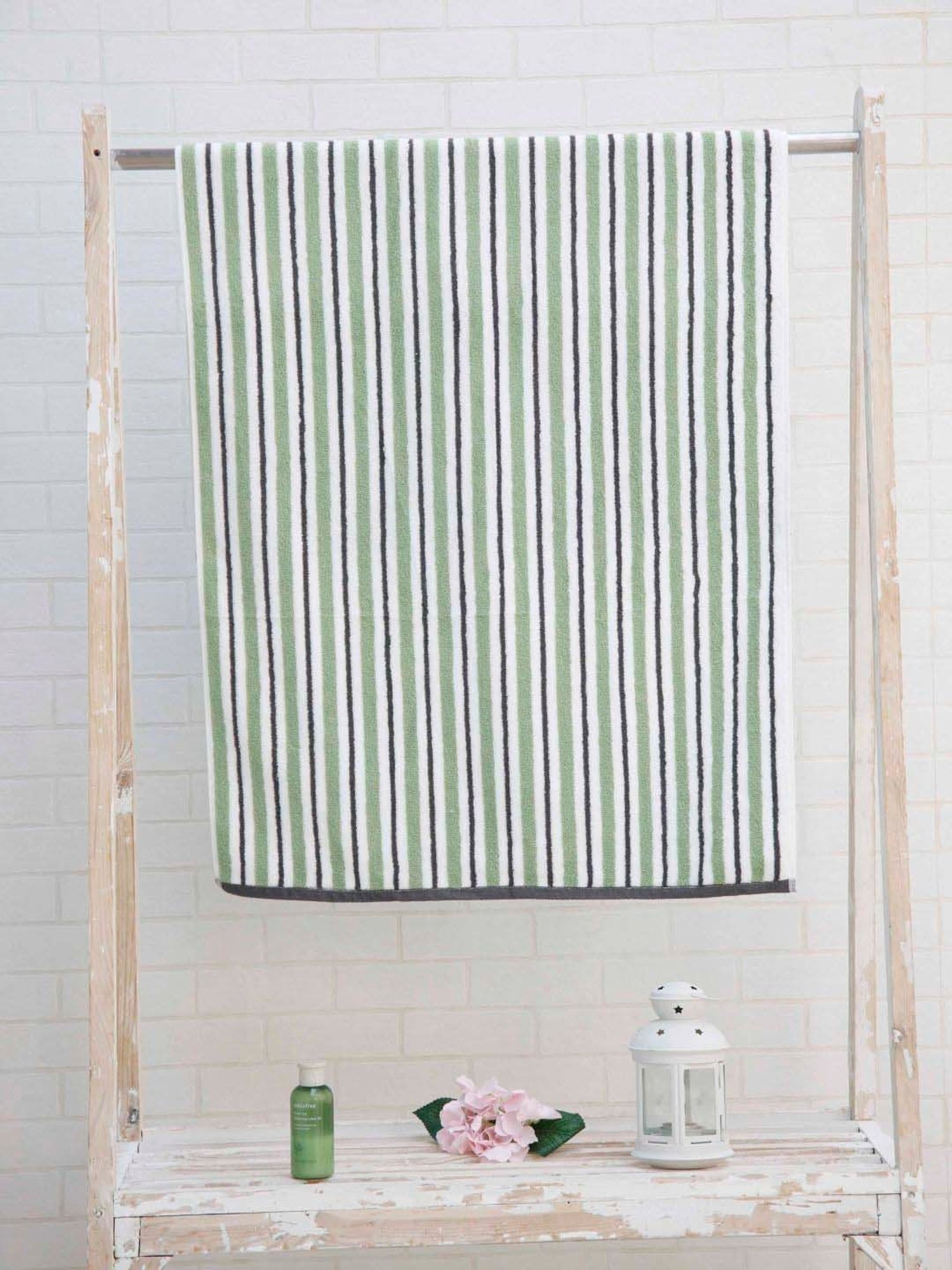 Ariana Luxury Green Cotton Bath Towel