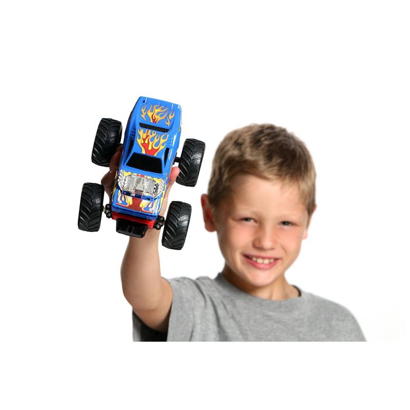 New Bright 1:24 RC Monster Truck Hot Wheels Rodger Dodger