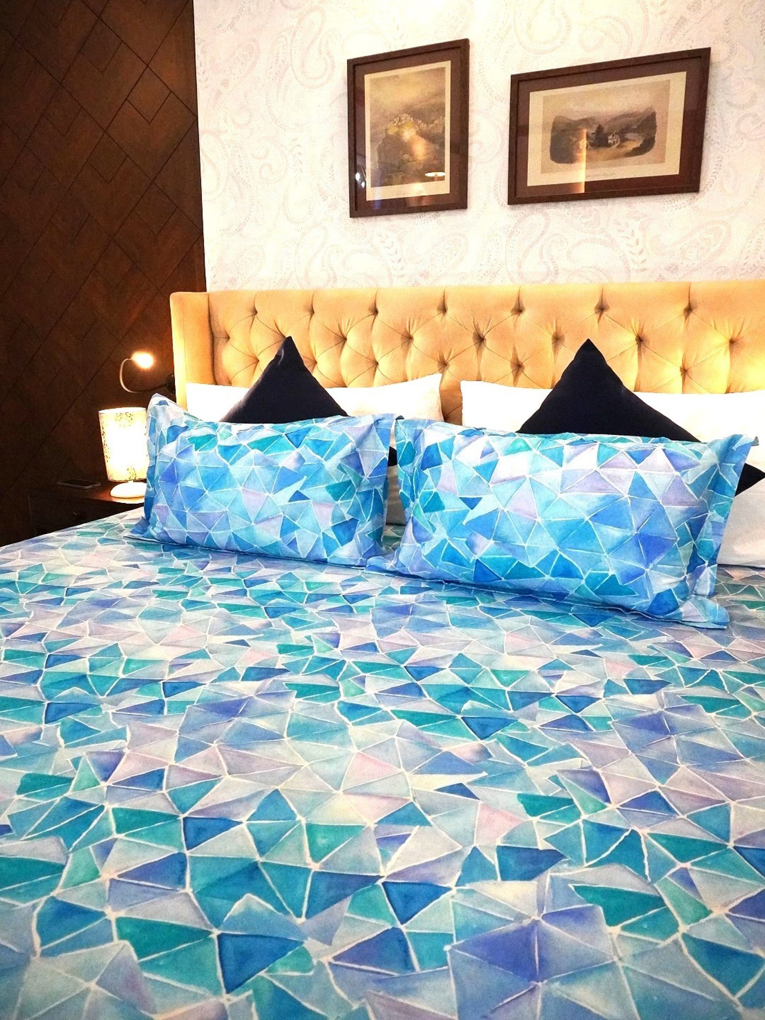 TARA Sparkling Homes Blue Luxury Cotton 350 TC Bed Sheet with 2 Pillow Covers