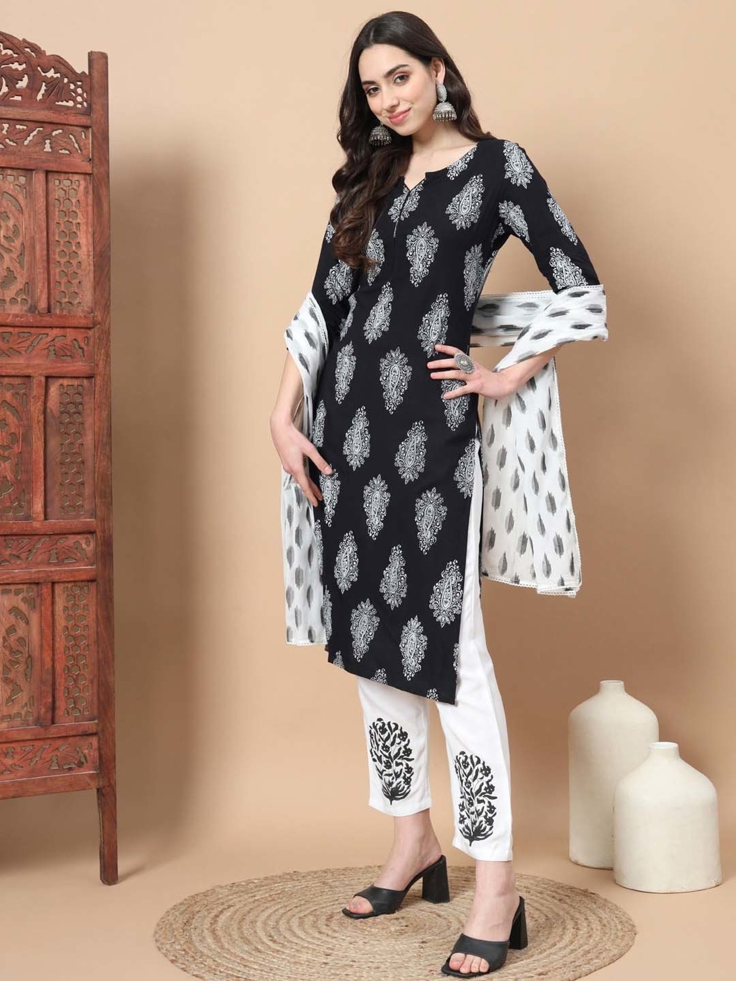 Yufta Black Printed Kurta With Pant & Dupatta