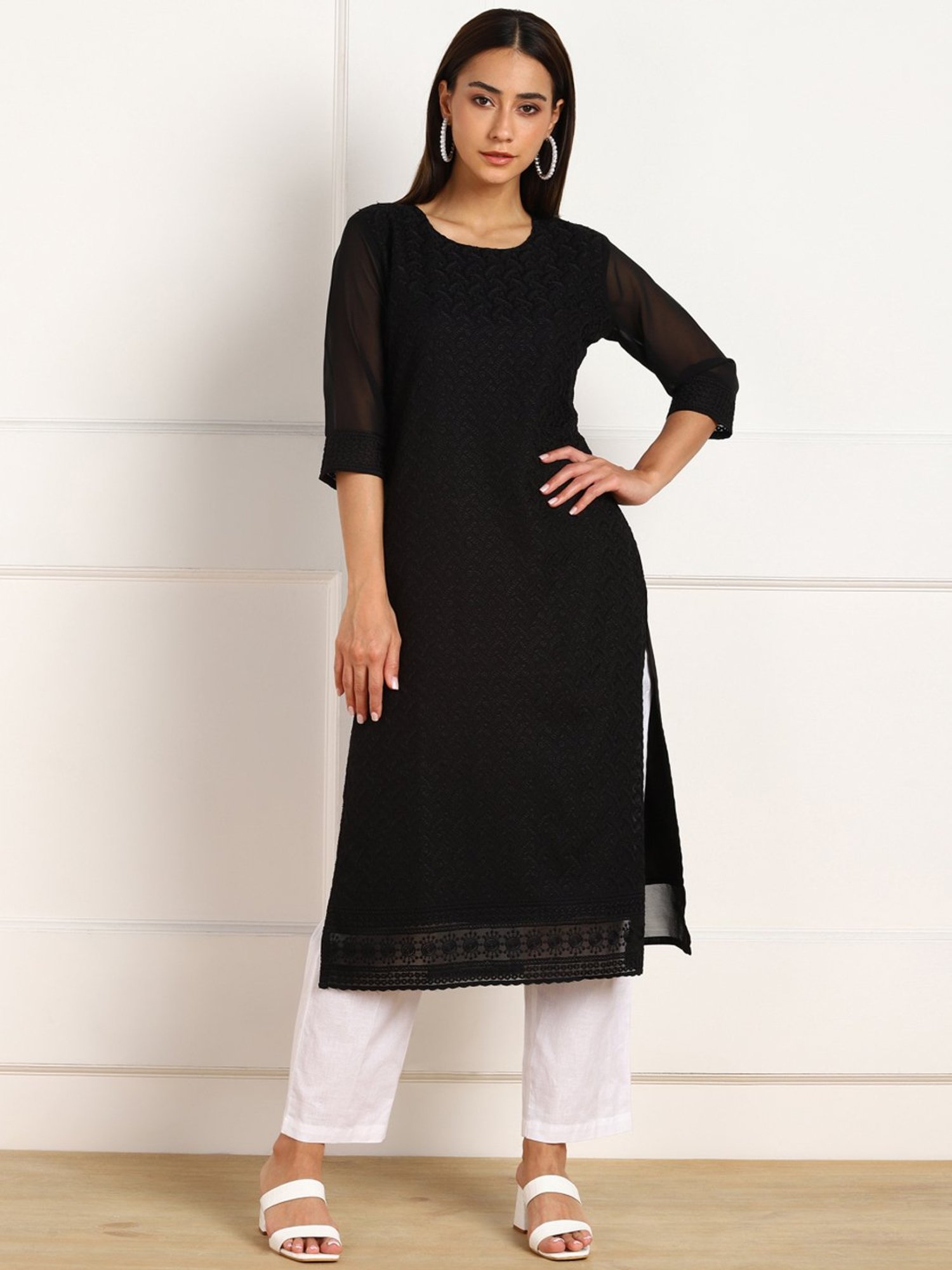 SWAGG INDIA Black Embroidered Straight Kurta