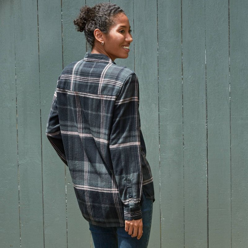 Women's Plaid Long Sleeve Button-Down Shirt - Universal Thread™ Charcoal Gray M