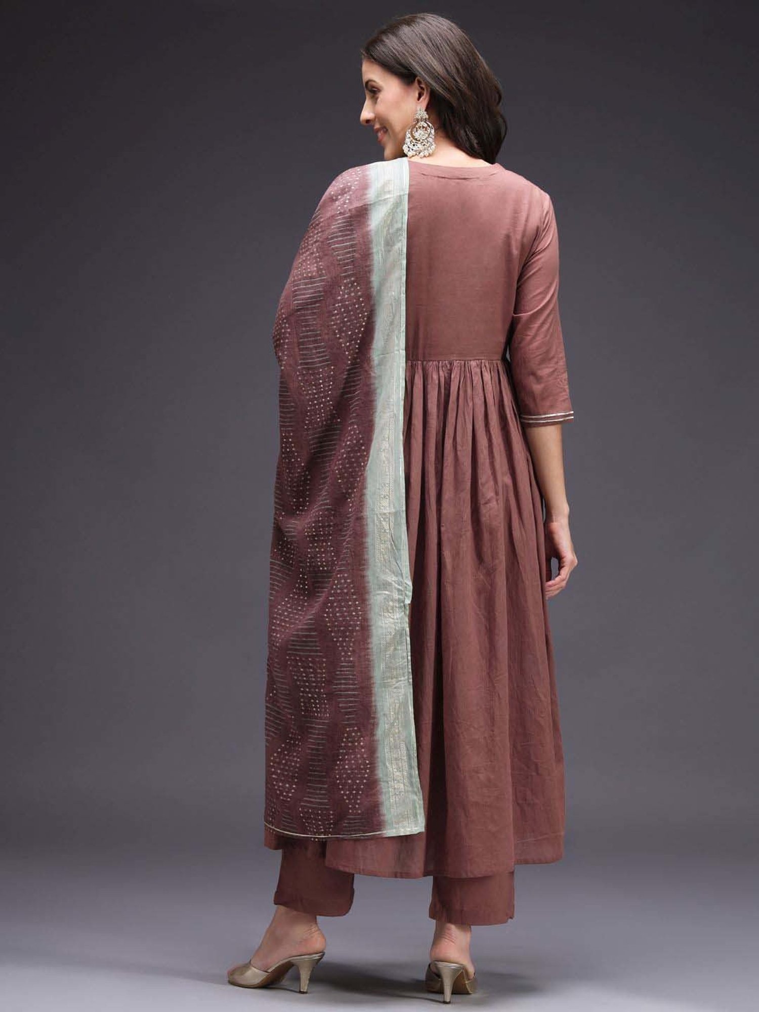 Heeposh Brown Embroidered Kurta Pant Set With Dupatta