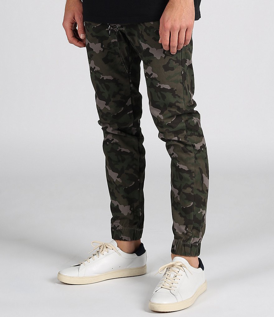 Lira Clothing Slim Fit Camo Weekend Jogger 2.0