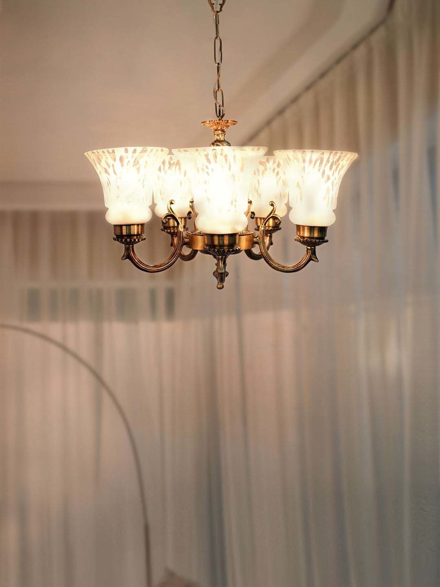 FOS LIGHTING White & Silver Aluminium 5-In-1 Chandelier With Glass Shade