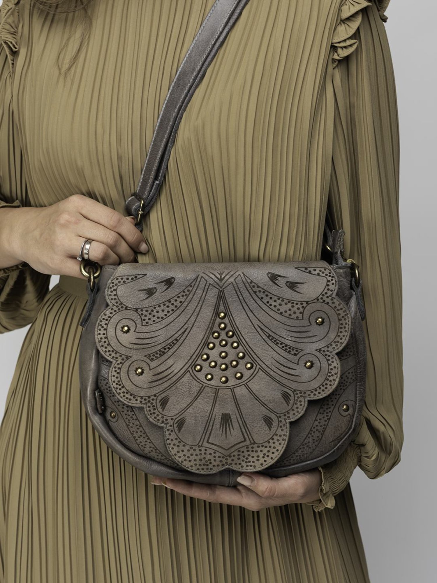 Art N Vintage Carob Grey Leather Textured Small Sling Handbag