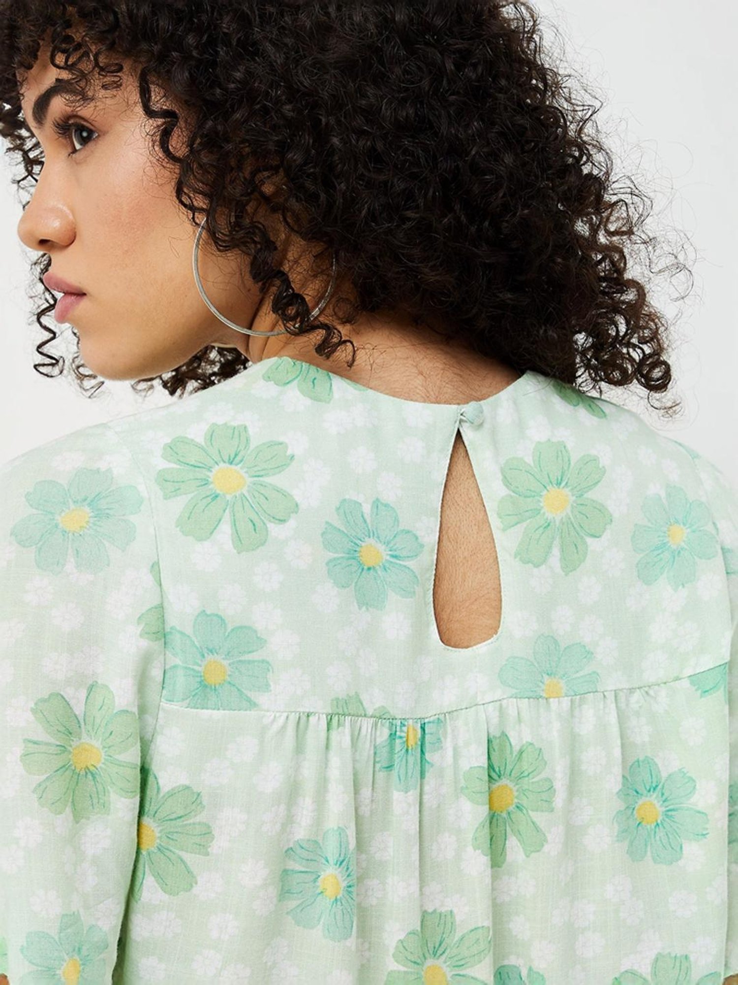 Ginger by Lifestyle Mint Green Floral Print Crop Top