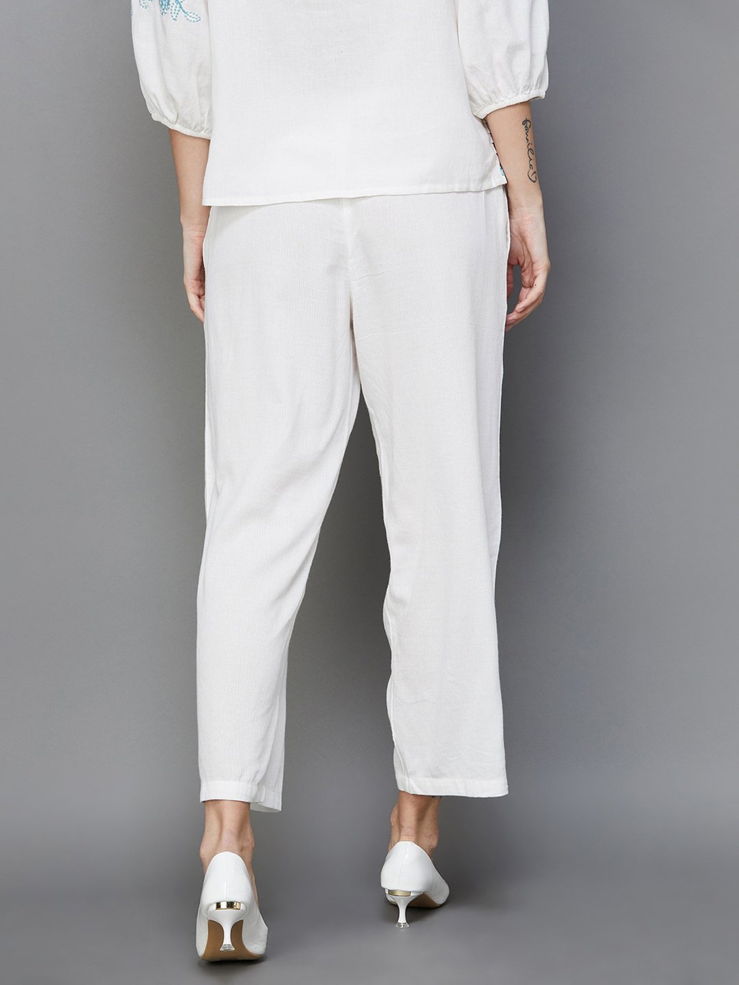 Melange by Lifestyle Off-White Crop Pants