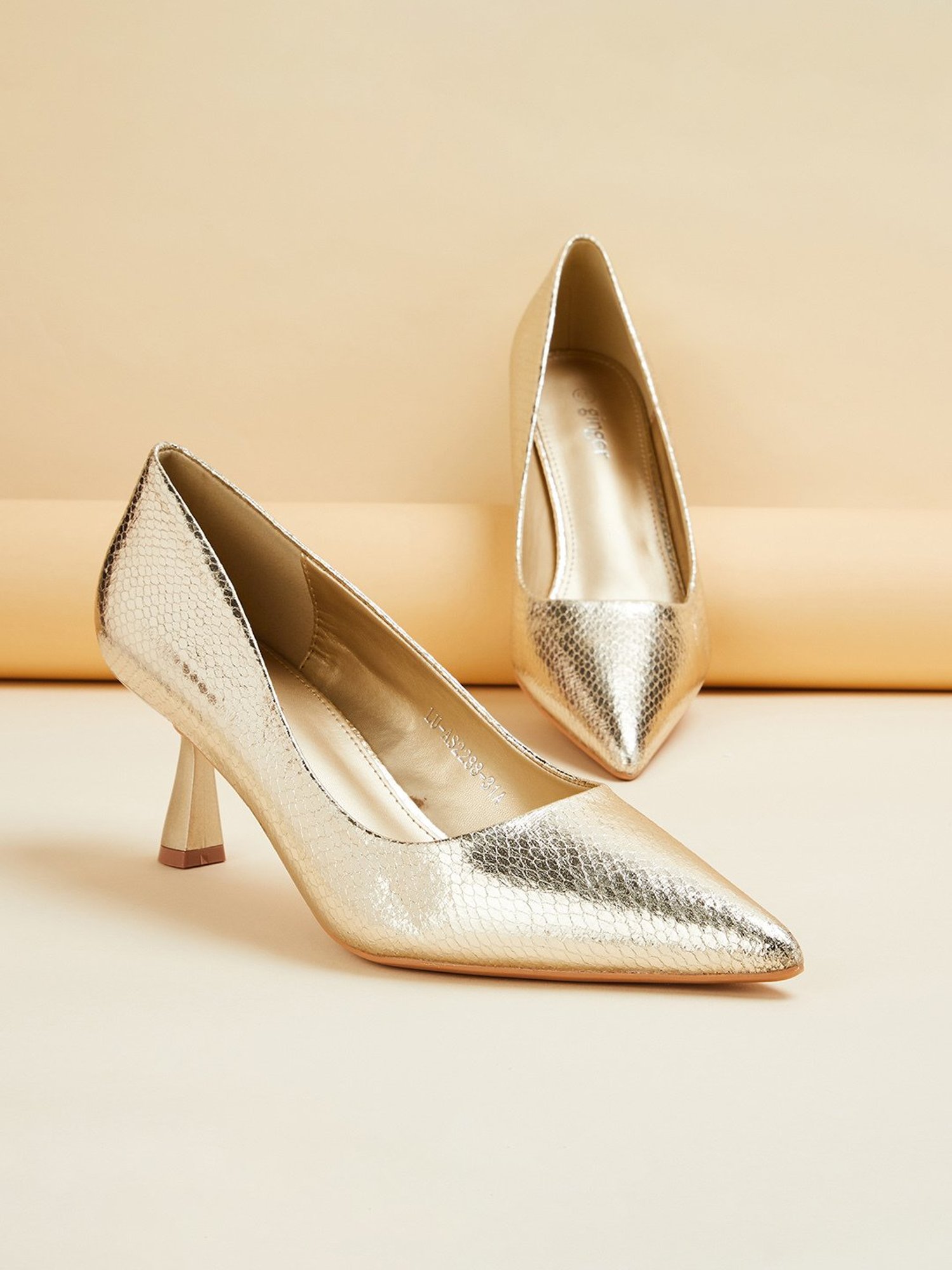 Flat N Heels Women's Pink Stiletto Pumps