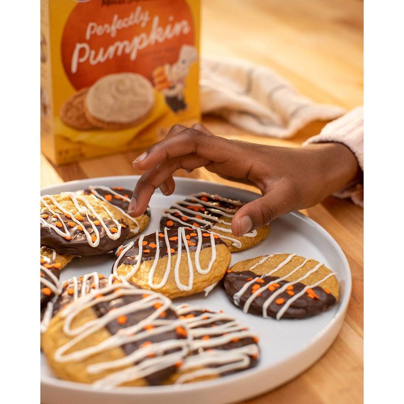 Pillsbury Creamy Supreme Seasonal Cream Cheese Frosting - 16oz