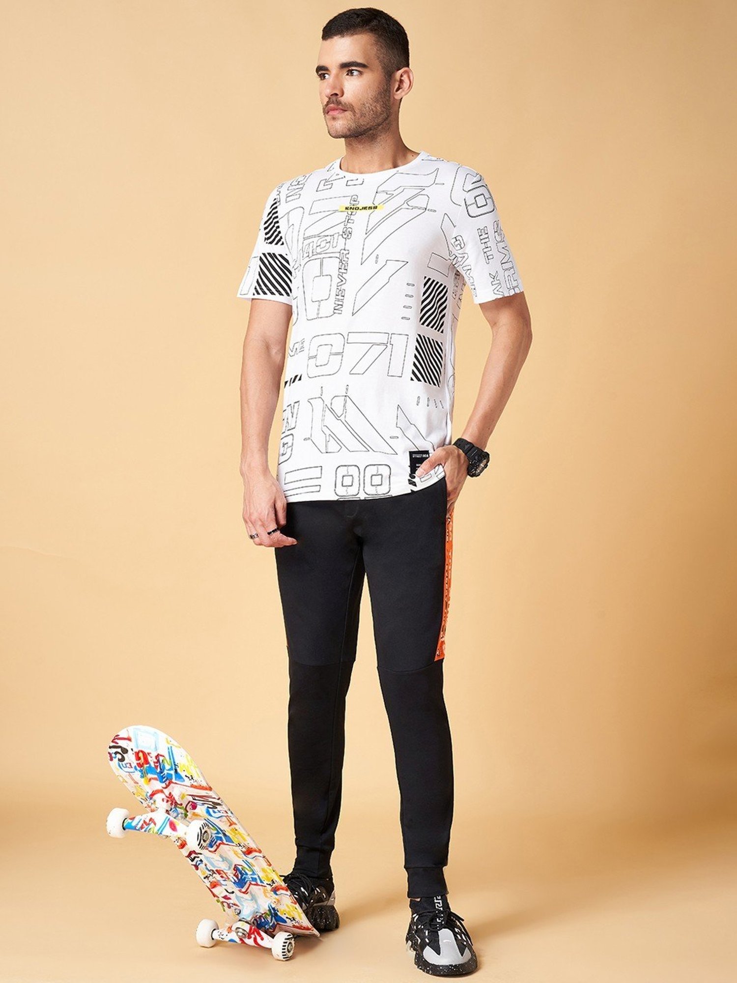 Street 808 by Pantaloons White & Black Regular Fit Printed T-Shirt