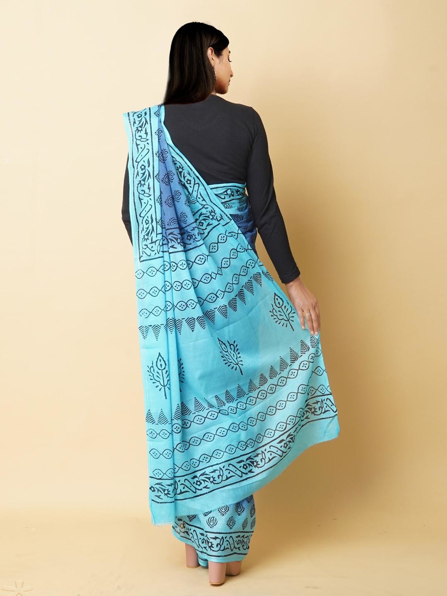 Unnati Silks Blue Cotton Printed Saree With Unstitched Blouse
