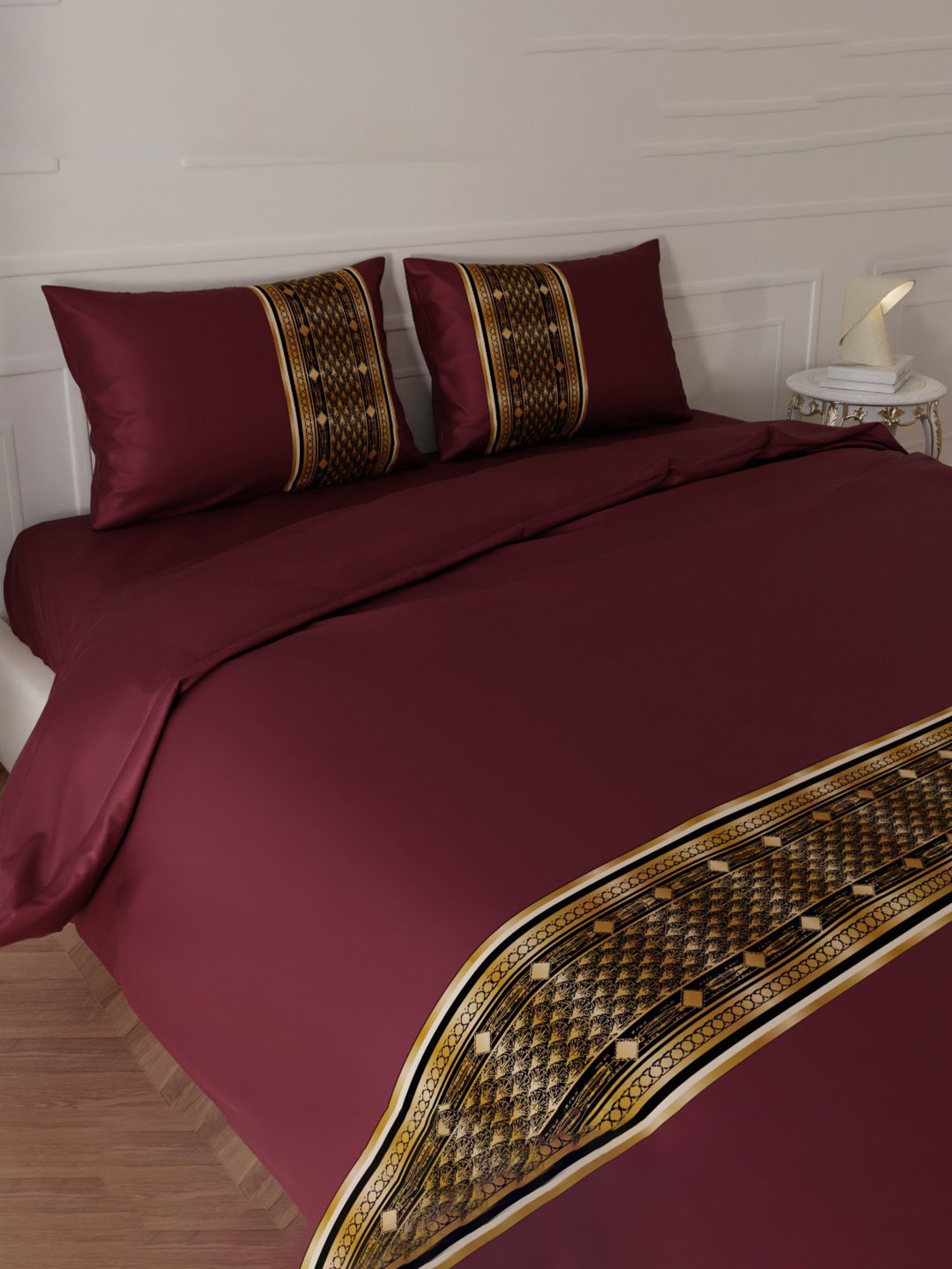 Stoa Paris Versailles Maroon Sateen Royal Treasures Comforter with 2 Pillow Covers