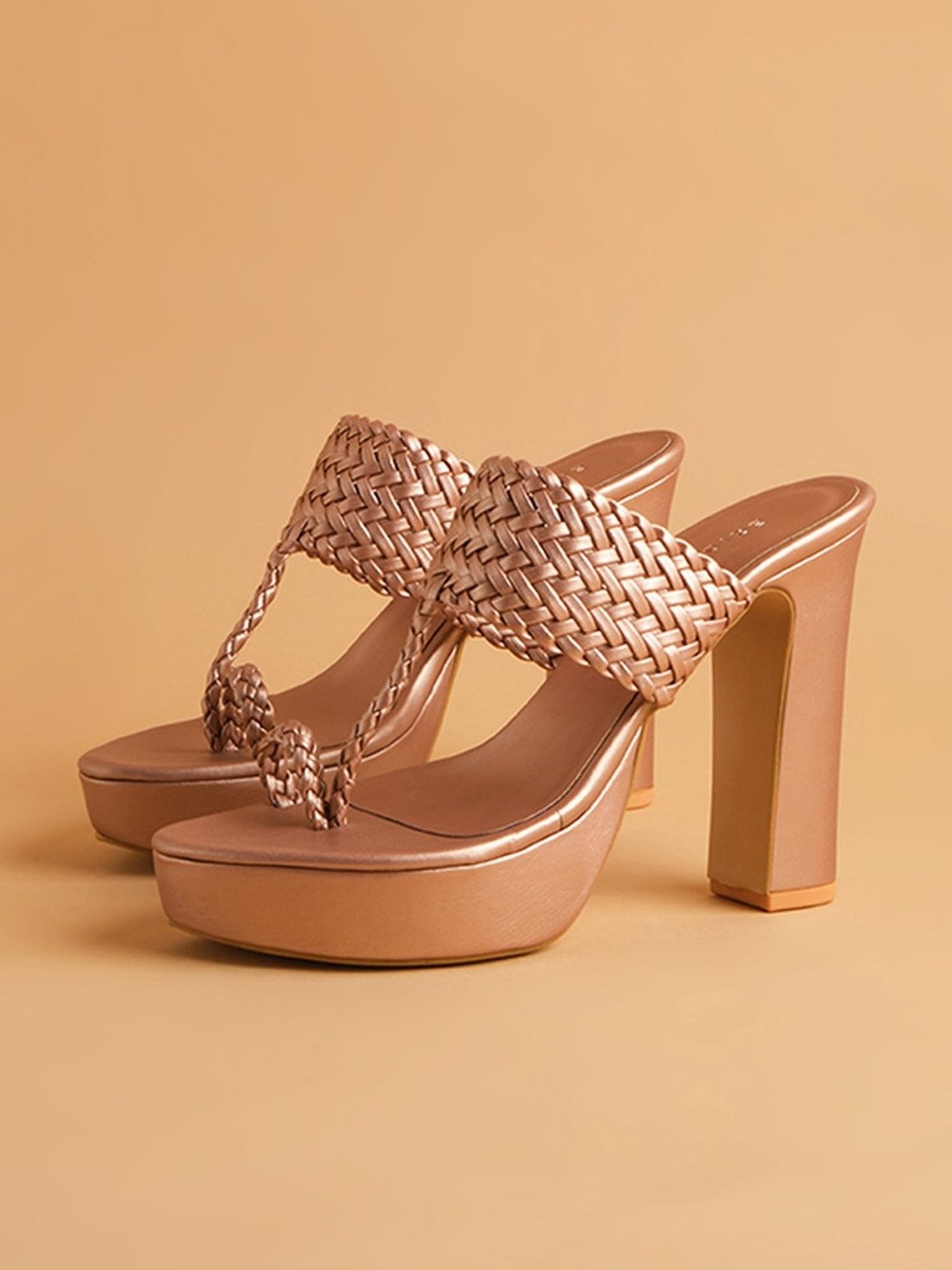 Eridani Women's Frida Rose Gold Toe Ring Sandals