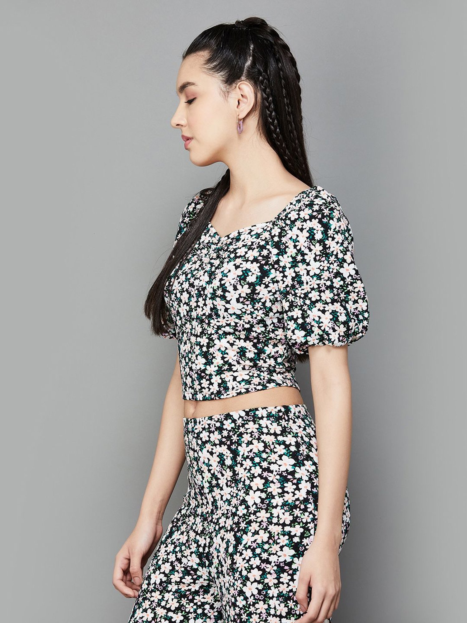 Ginger by Lifestyle Black Floral Print Crop Top