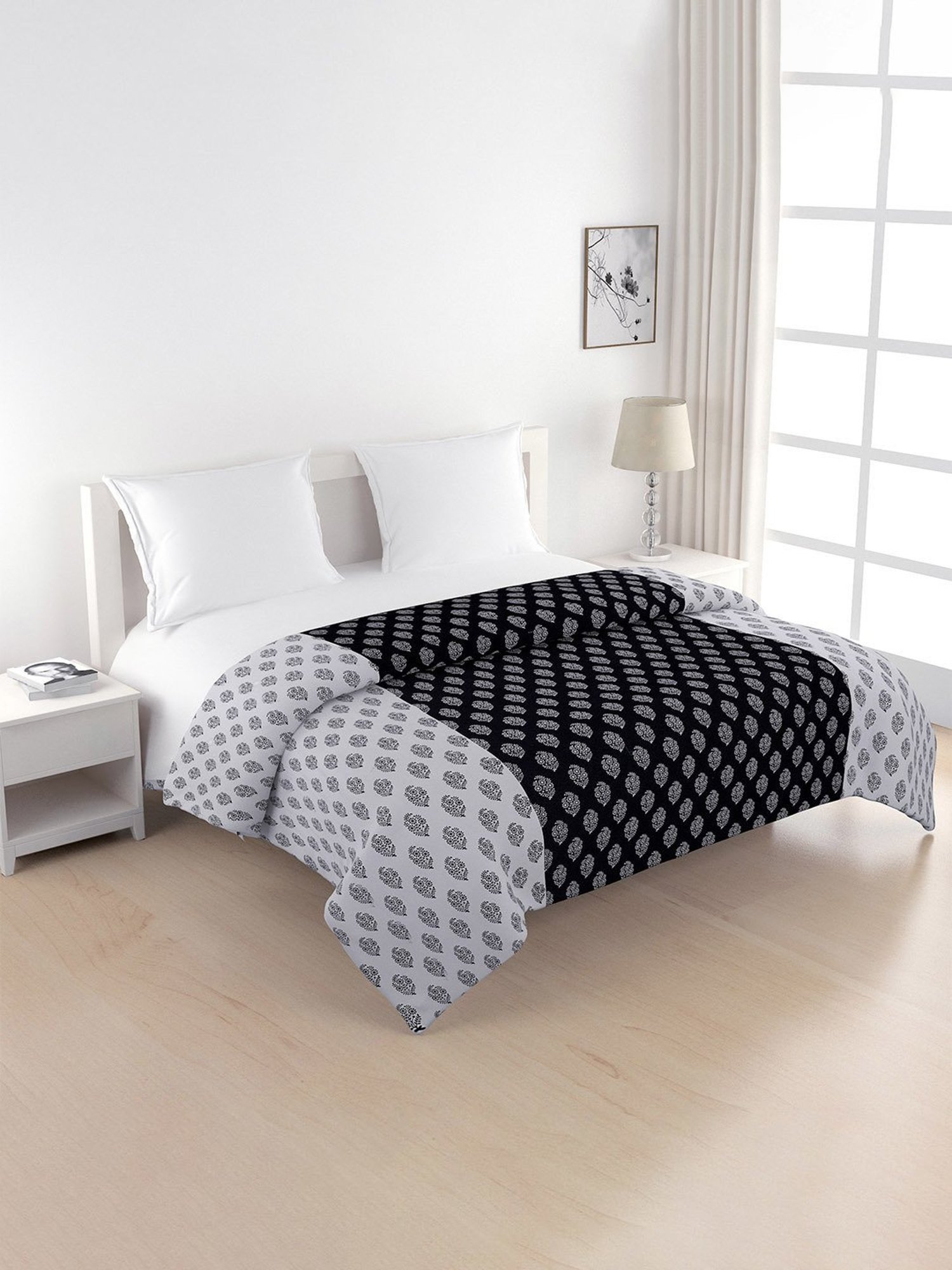 Swayam Shades of Paradise Black AC Comforter - Set of 1