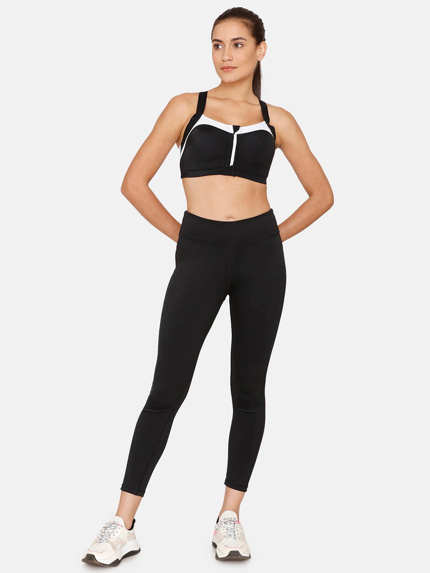 Zelocity by Zivame Black Non Wired Non-padding Sports Bra