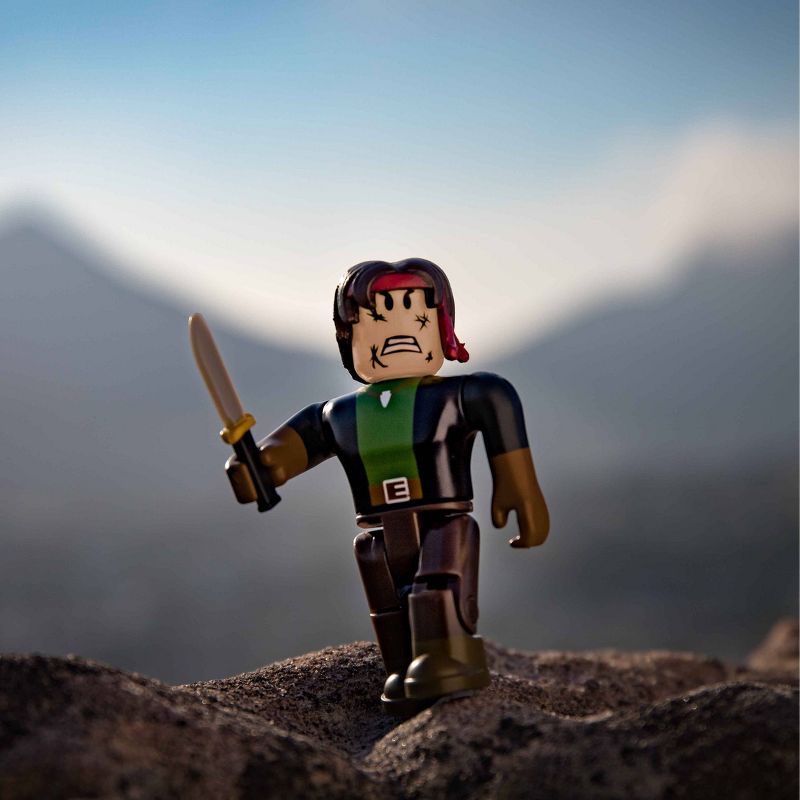 Roblox Action Collection - Series 4 Figure 12-Pack (Includes 12 Exclusive Virtual Items)