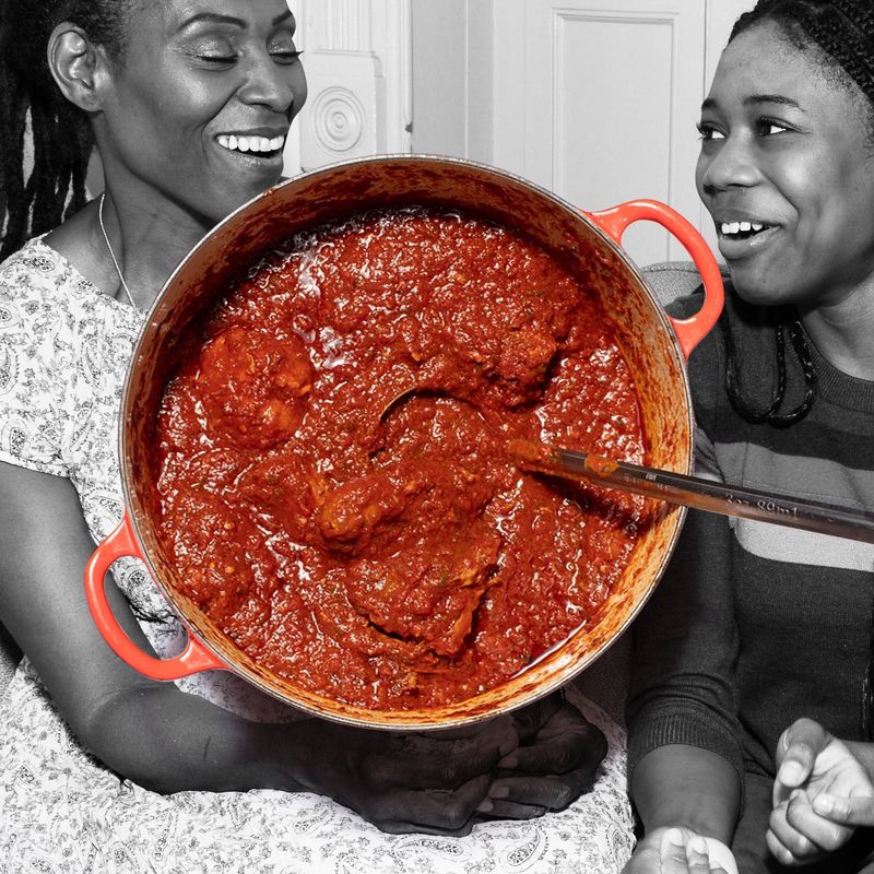 Rao's Homemade Roasted Garlic Tomato Sauce  Premium Quality All Natural Tomato Sauce & Pasta Sauce Keto Friendly & Carb Conscious - 24oz