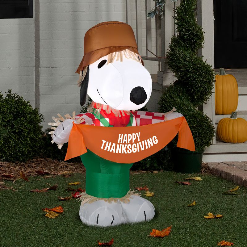 Gemmy Airblown Snoopy as Scarecrow Peanuts , 3.5 ft Tall, Multicolored