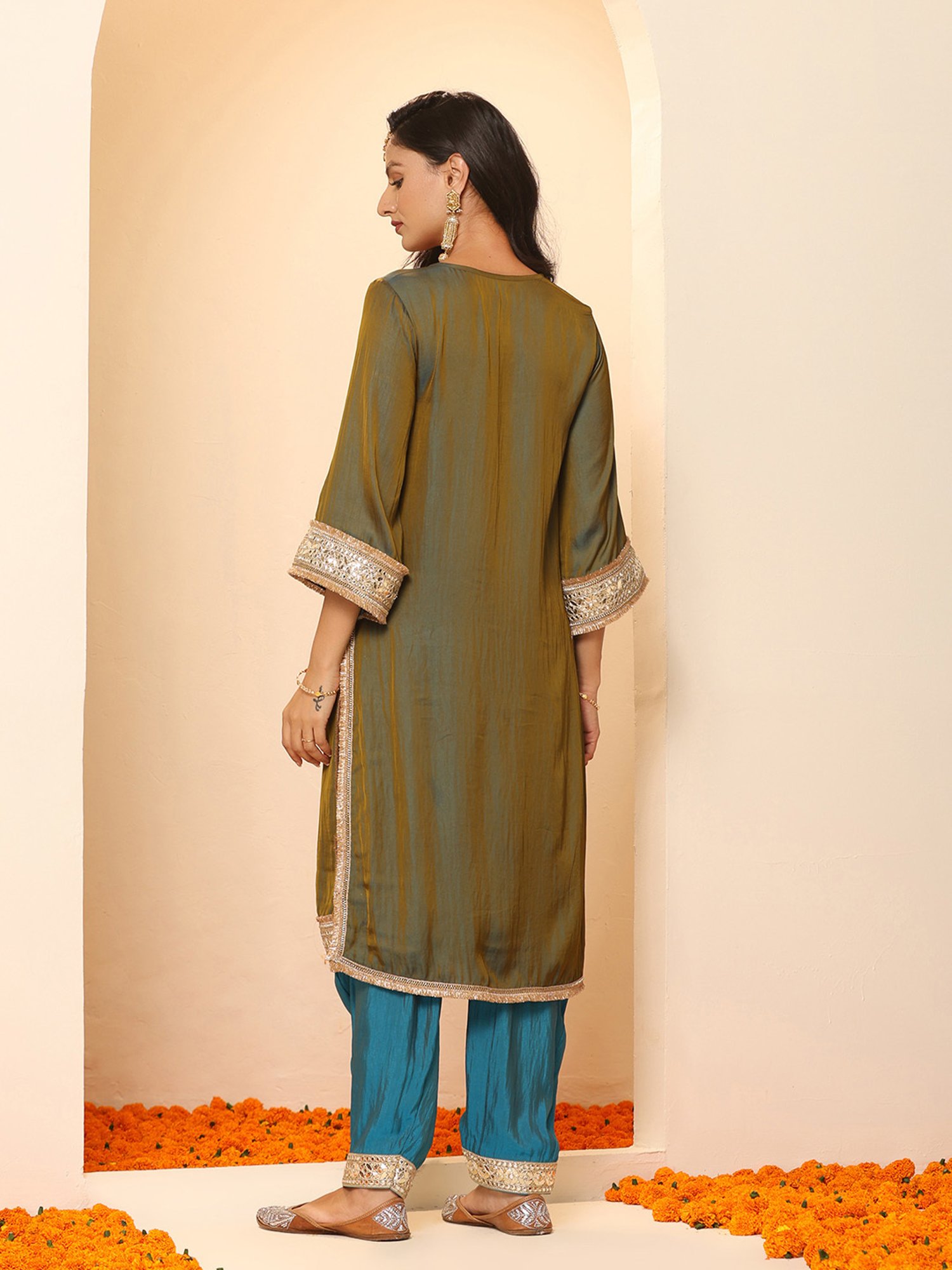Swtantra Blue & Grey Embellished Kurta Pant Set