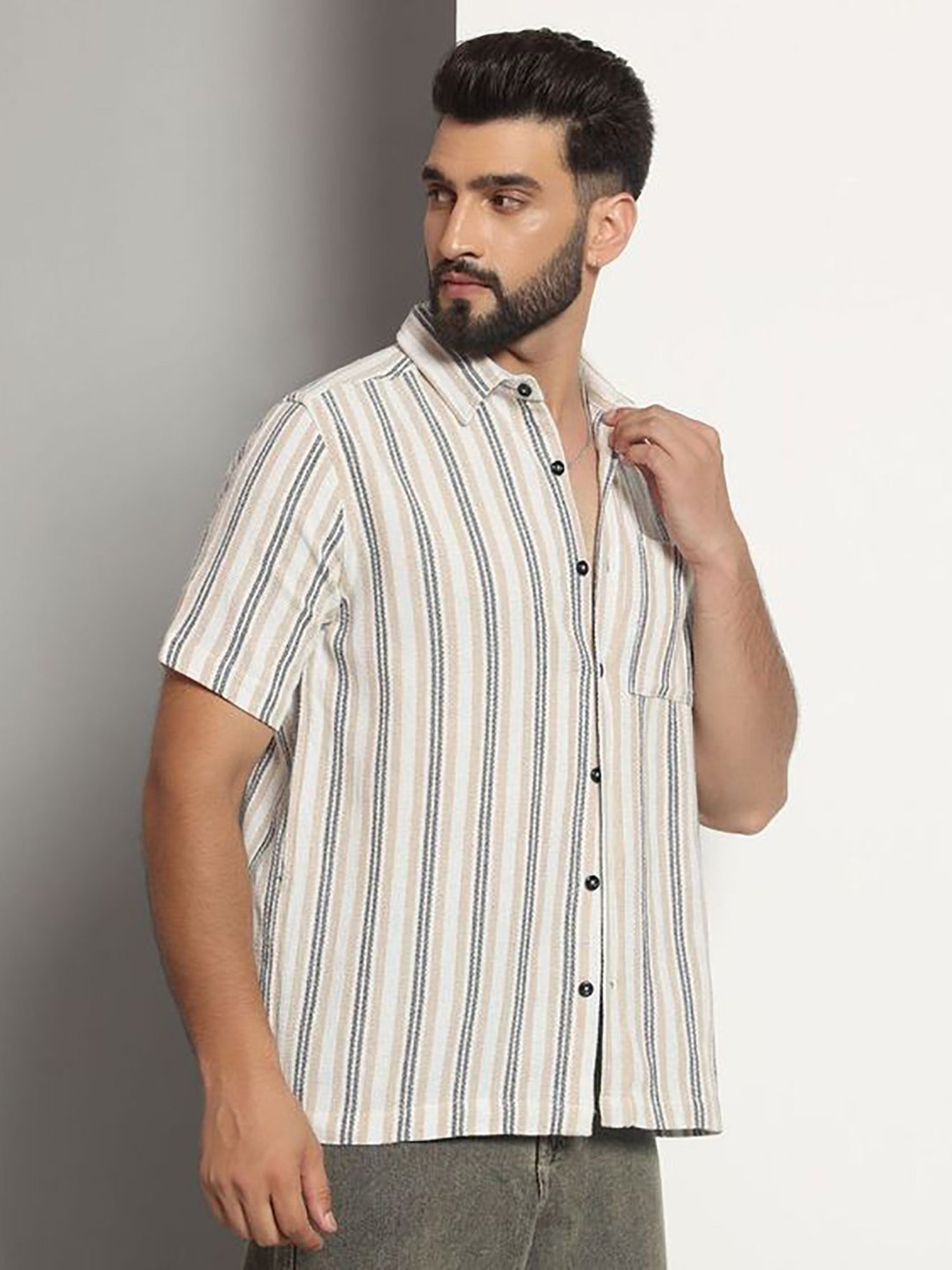 CHIMPAAANZEE White Regular fit Stripes Casual Shirt