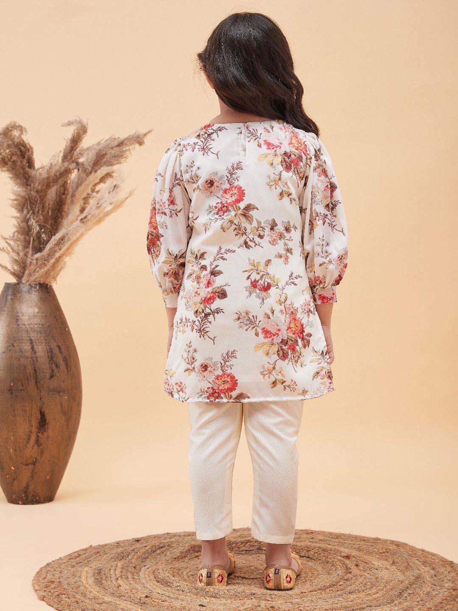 VASTRAMAY Girls Cream Floral Clothing Sets