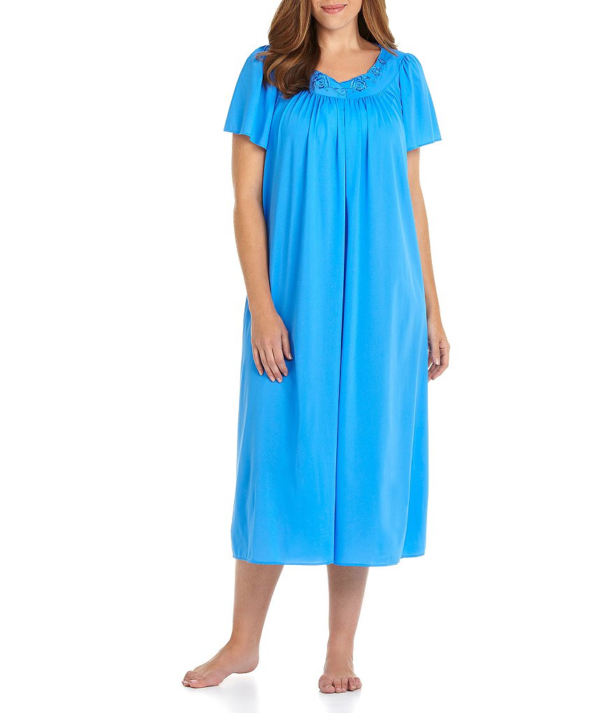Miss Elaine Plus Short-Sleeve Long Gown