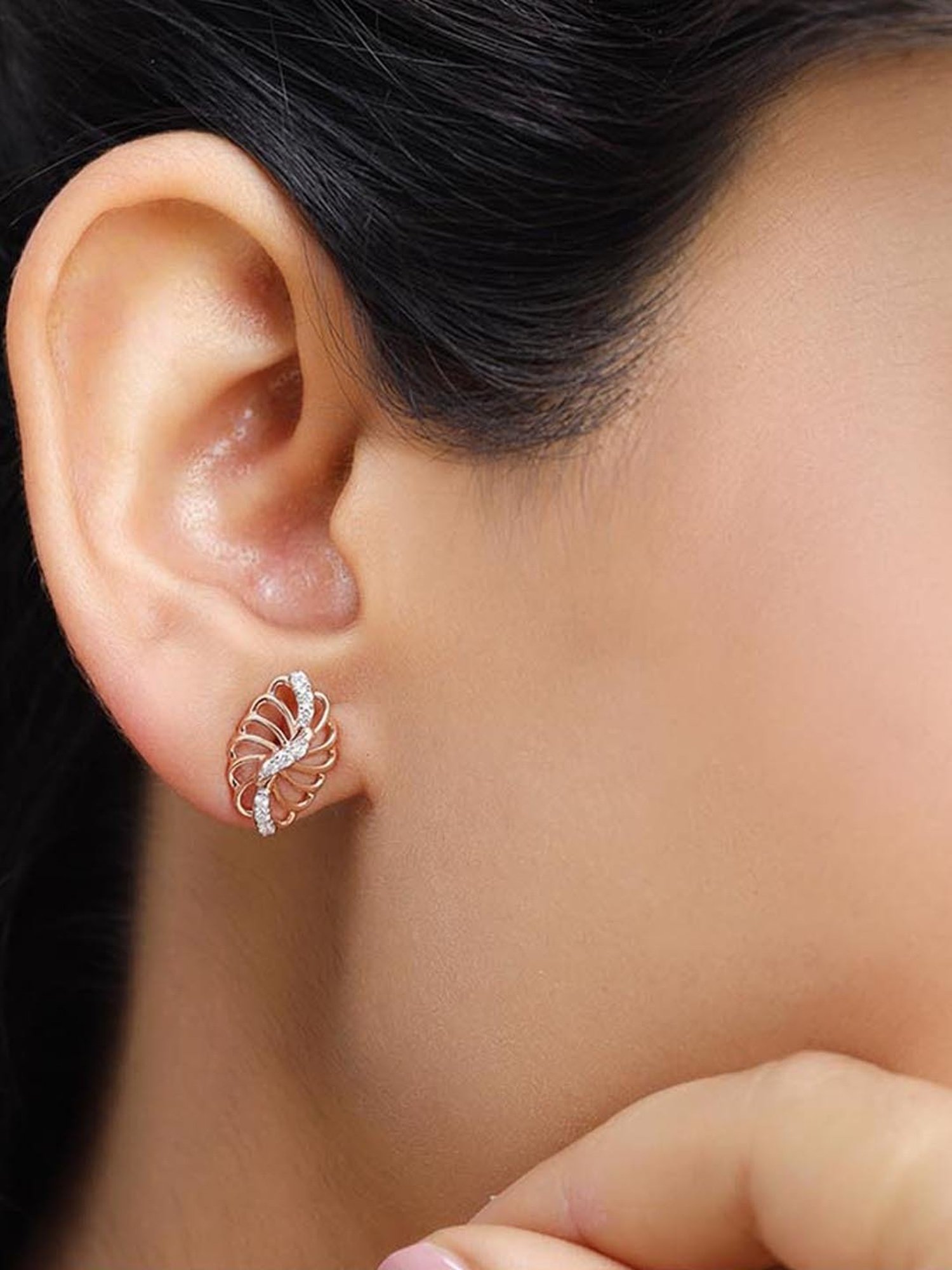 Mia by Tanishq Nature's Finest 14k Gold Curved Elegance Diamond Stud Earrrings for Women