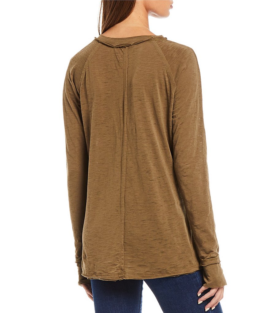 C&V Chelsea & Violet Thumbhole Long Sleeve Knit Tee