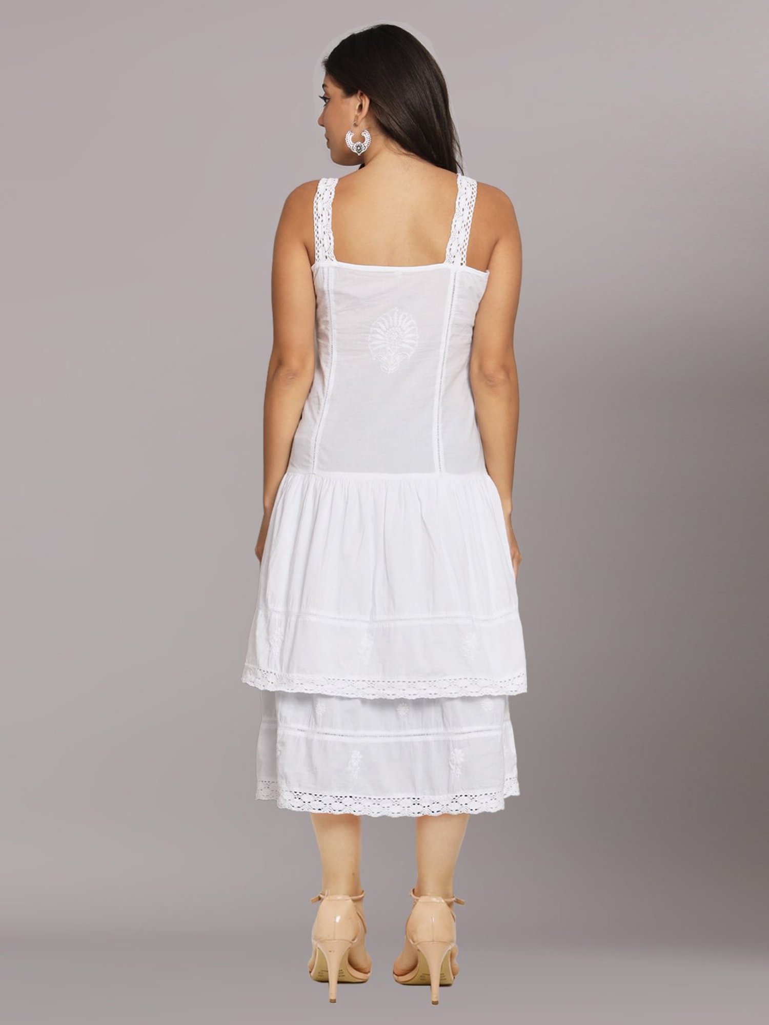 PARAMOUNT CHIKAN White Cotton Lucknowi Chikankari Ethnic Dress