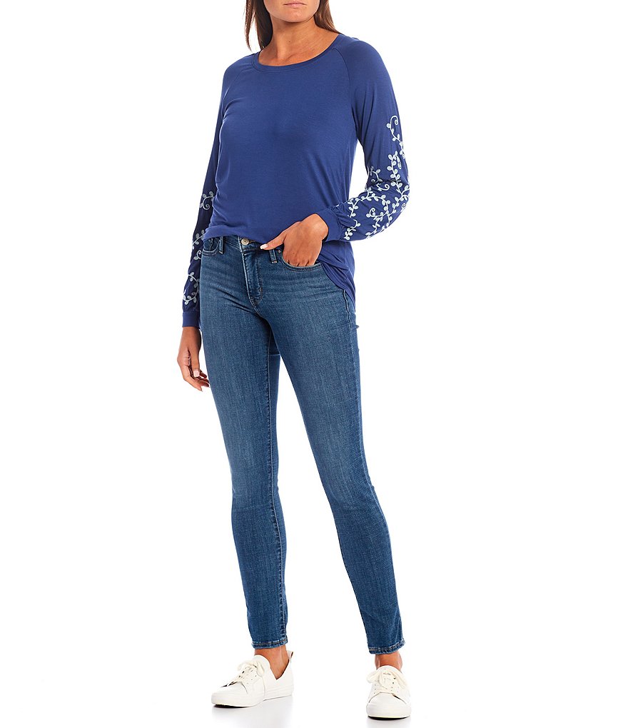 Aventura Chandler Embroidered Long Raglan Sleeve Bubble Cuff Scoop Neck Top
