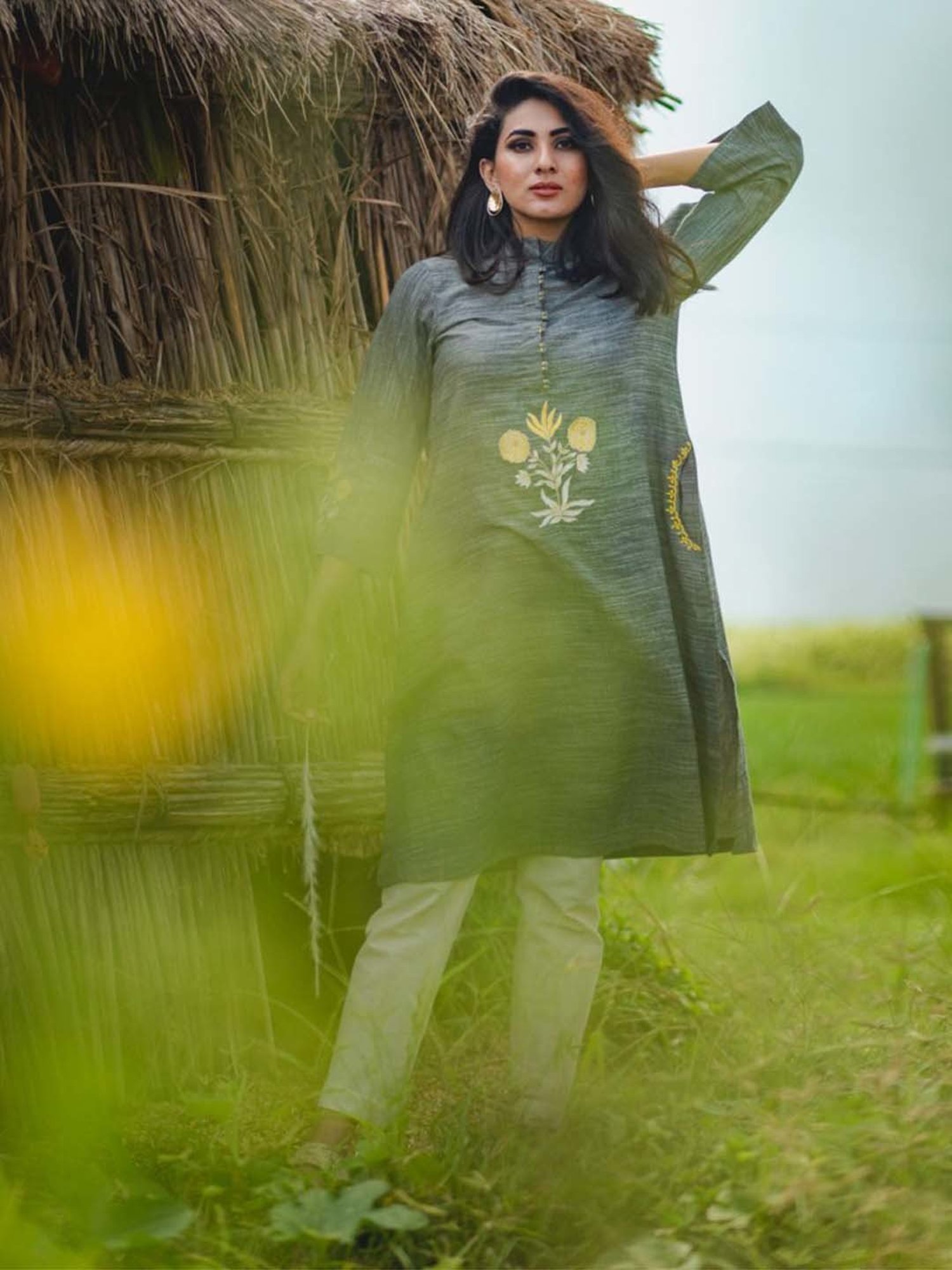 Mushio Grey Taabiir Embroidered Handwoven Slub Cotton Kurta With Pockets