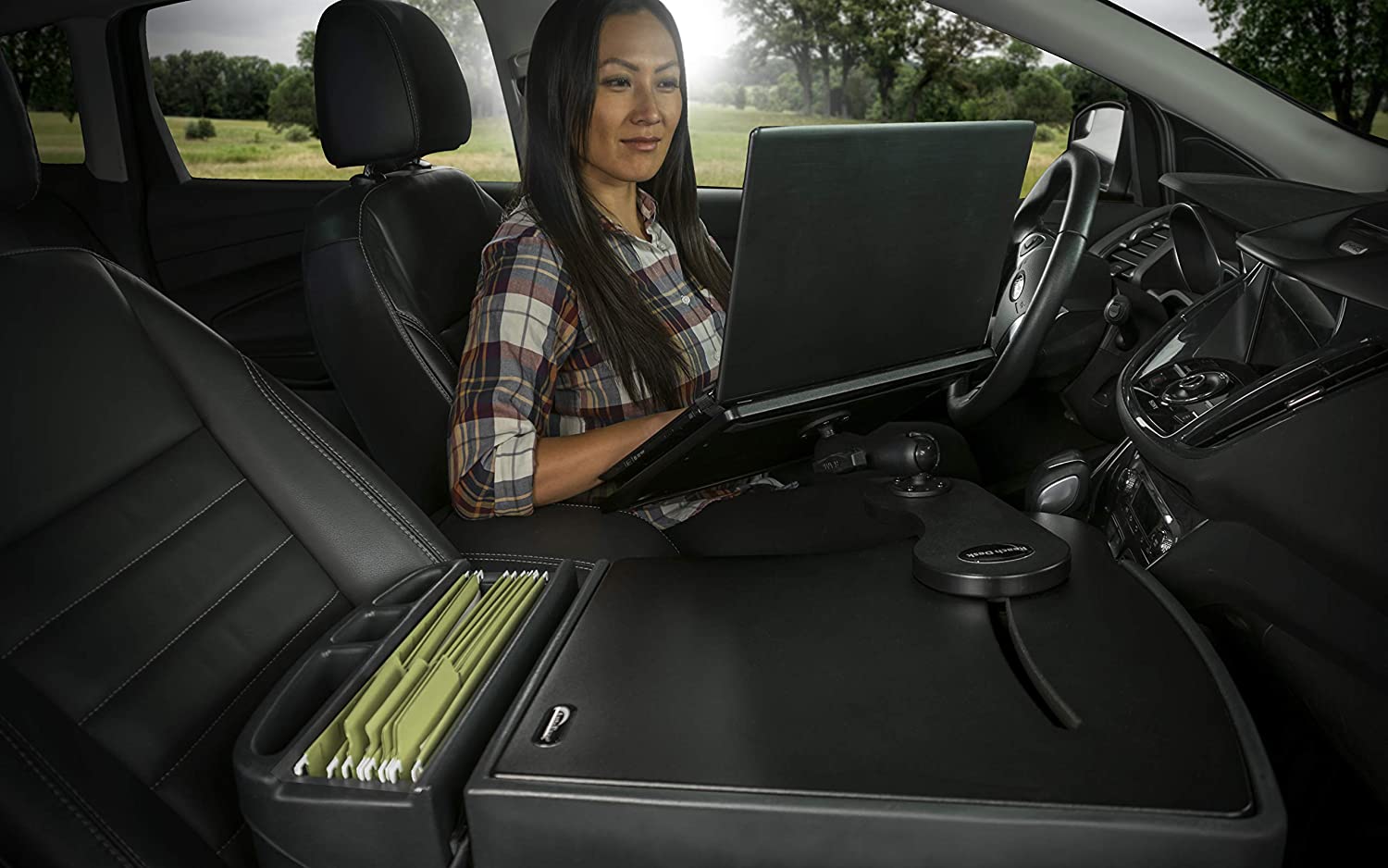 AutoExec AUE10071 Reach Front Seat Car Desk Black Finish with Built-in 200 Watt Power Inverter
Reach Desk S-01 FS Black