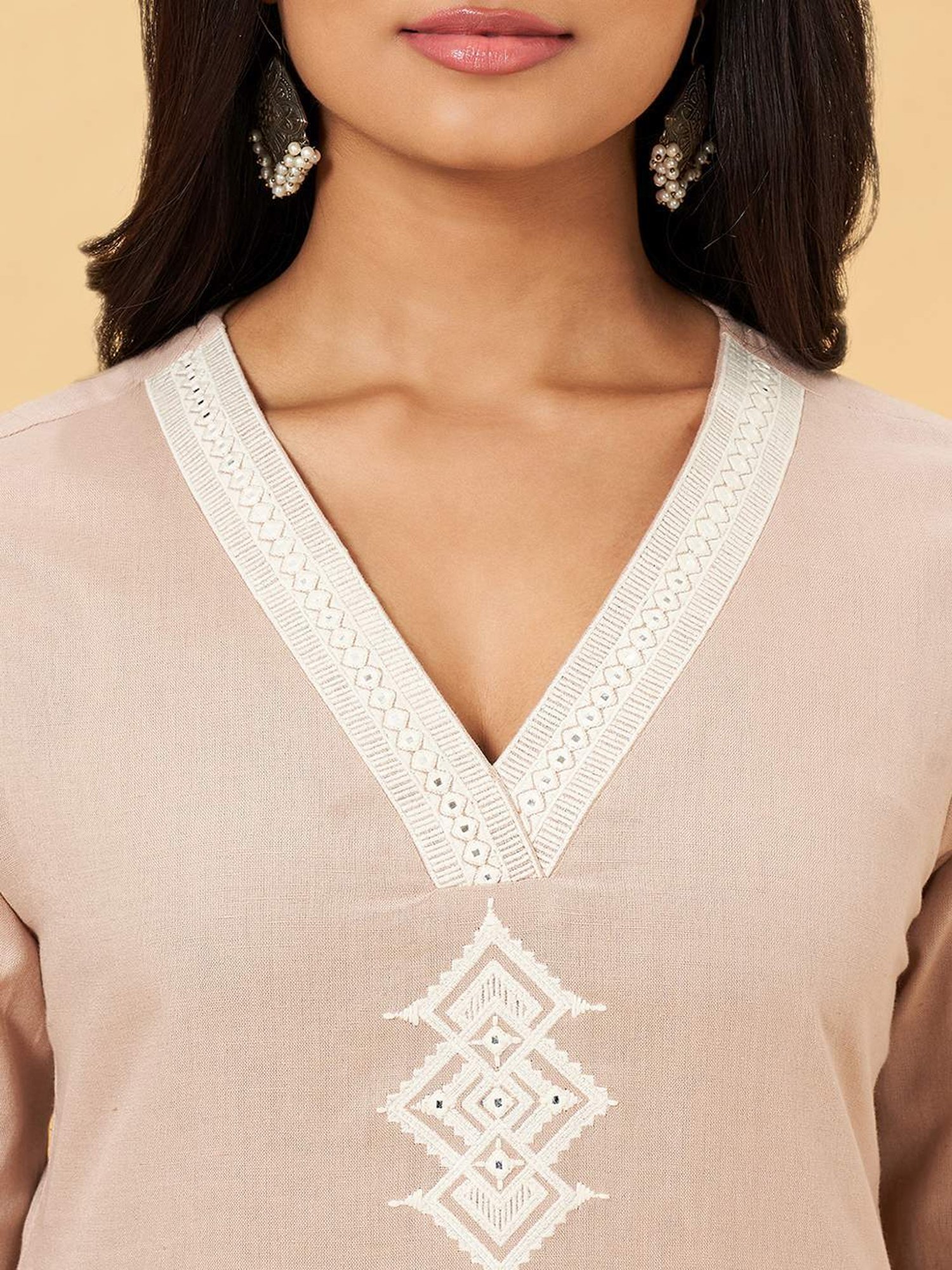 Rangmanch by Pantaloons Pink Cotton Embroidered Straight Kurta