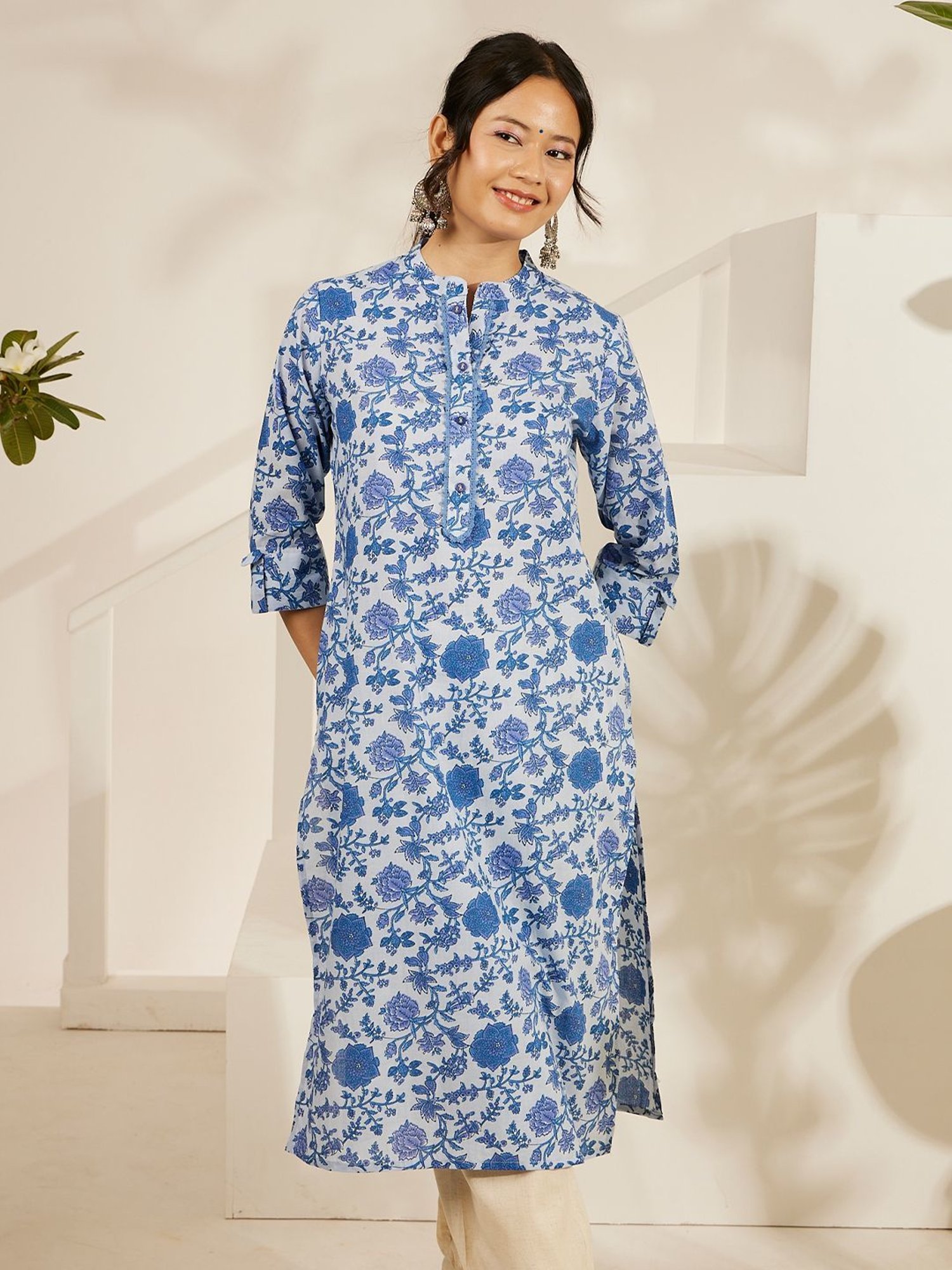 Daali Blue Cambric Mandarin Collar 3/4 Sleeves Basics Kurta with Two Pockets