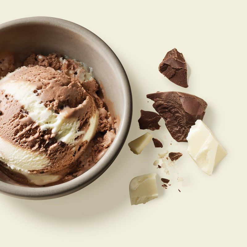 Tillamook Udderly Chocolate Ice Cream  - 48oz