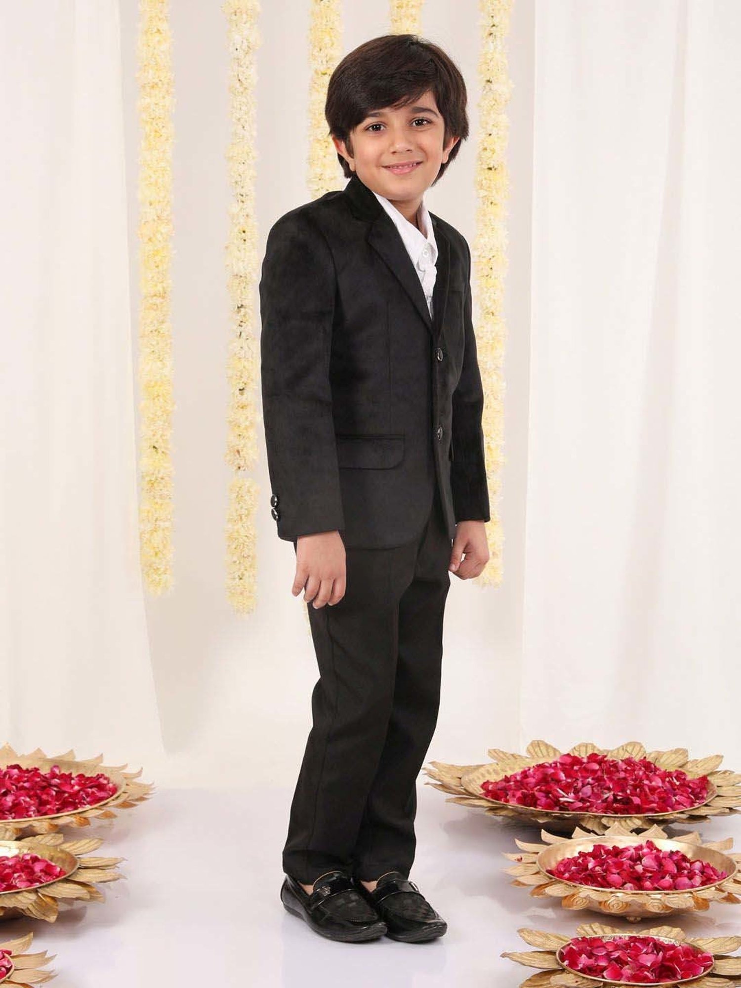 VASTRAMAY Boys Black Solid Full Sleeves Blazer & Waistcoats