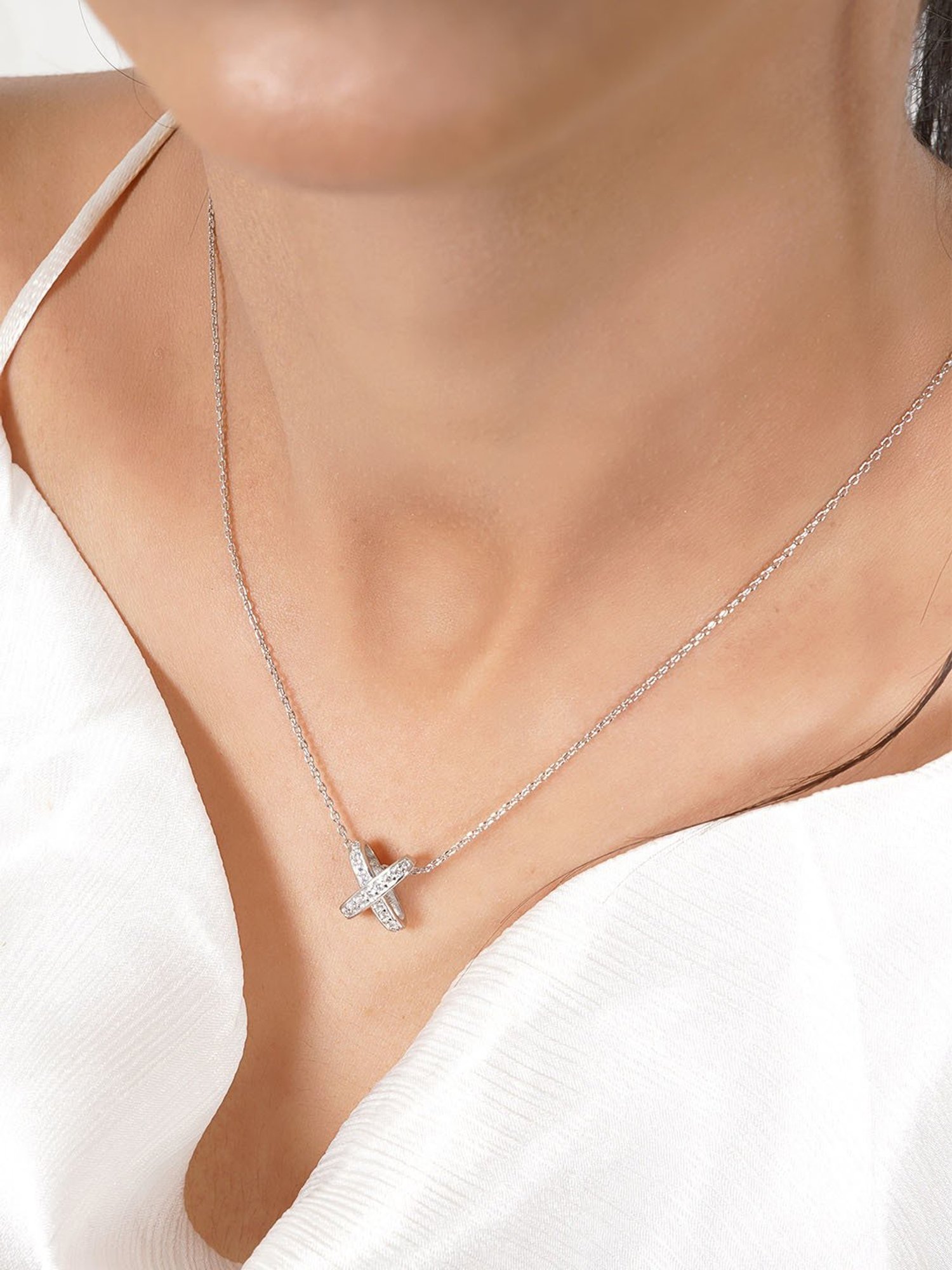 Joker & Witch Silver Romance Kriss Kross Silver Necklace