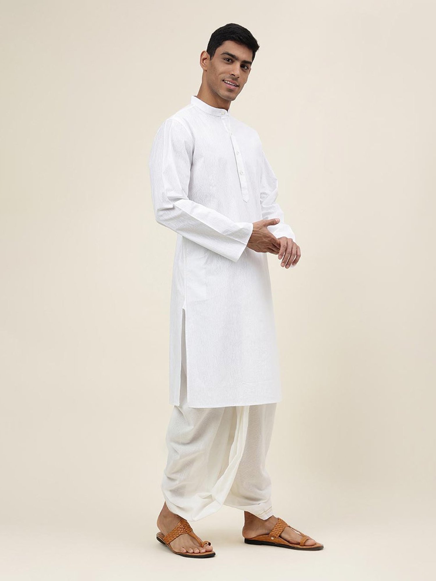 Manthan Red Full Sleeves Solid Kurta