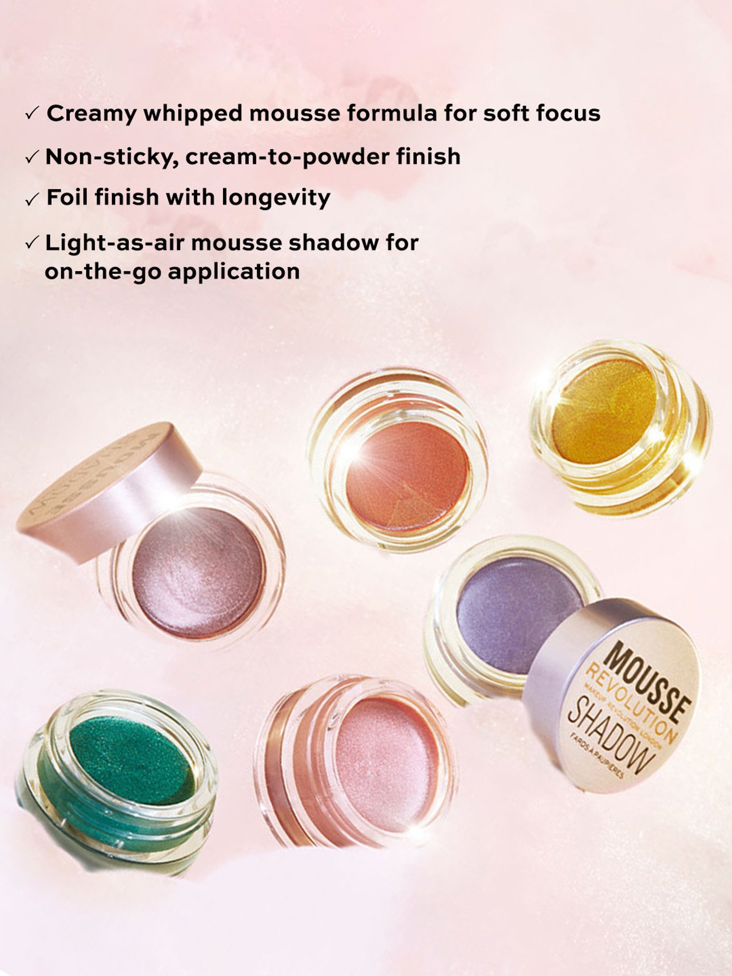 Makeup Revolution Mousse Shadow Emerald Green - 4 gm