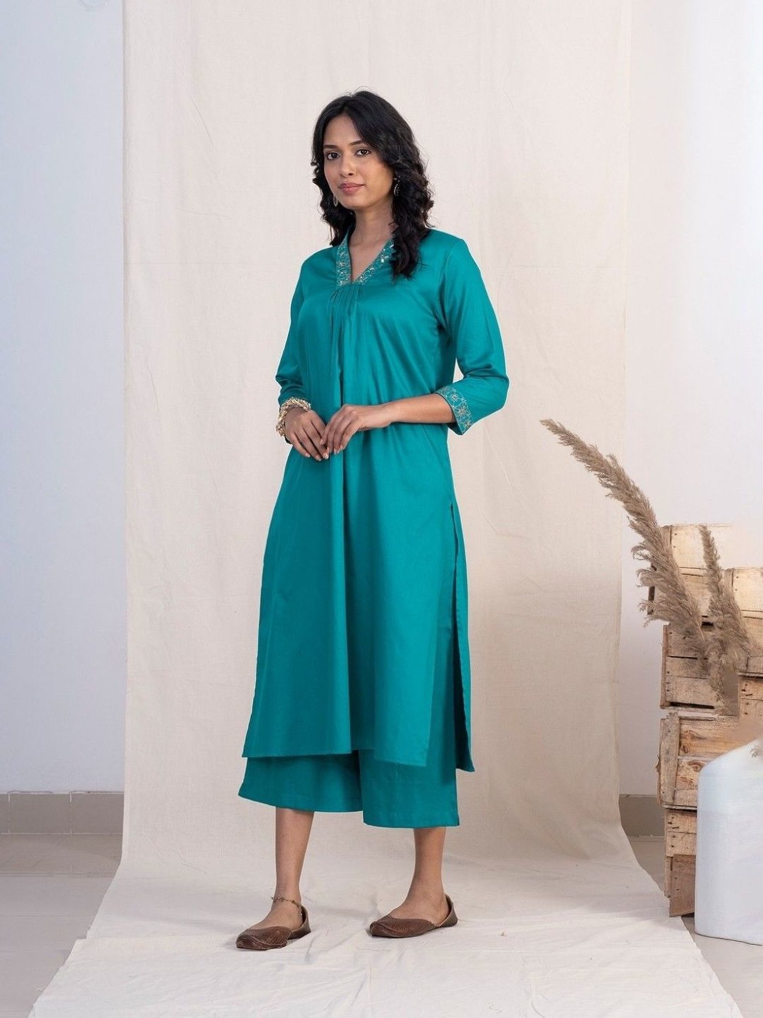 Akiso Jashn Blue V Neck Multiple Pleats Kurta Set With Plazzo