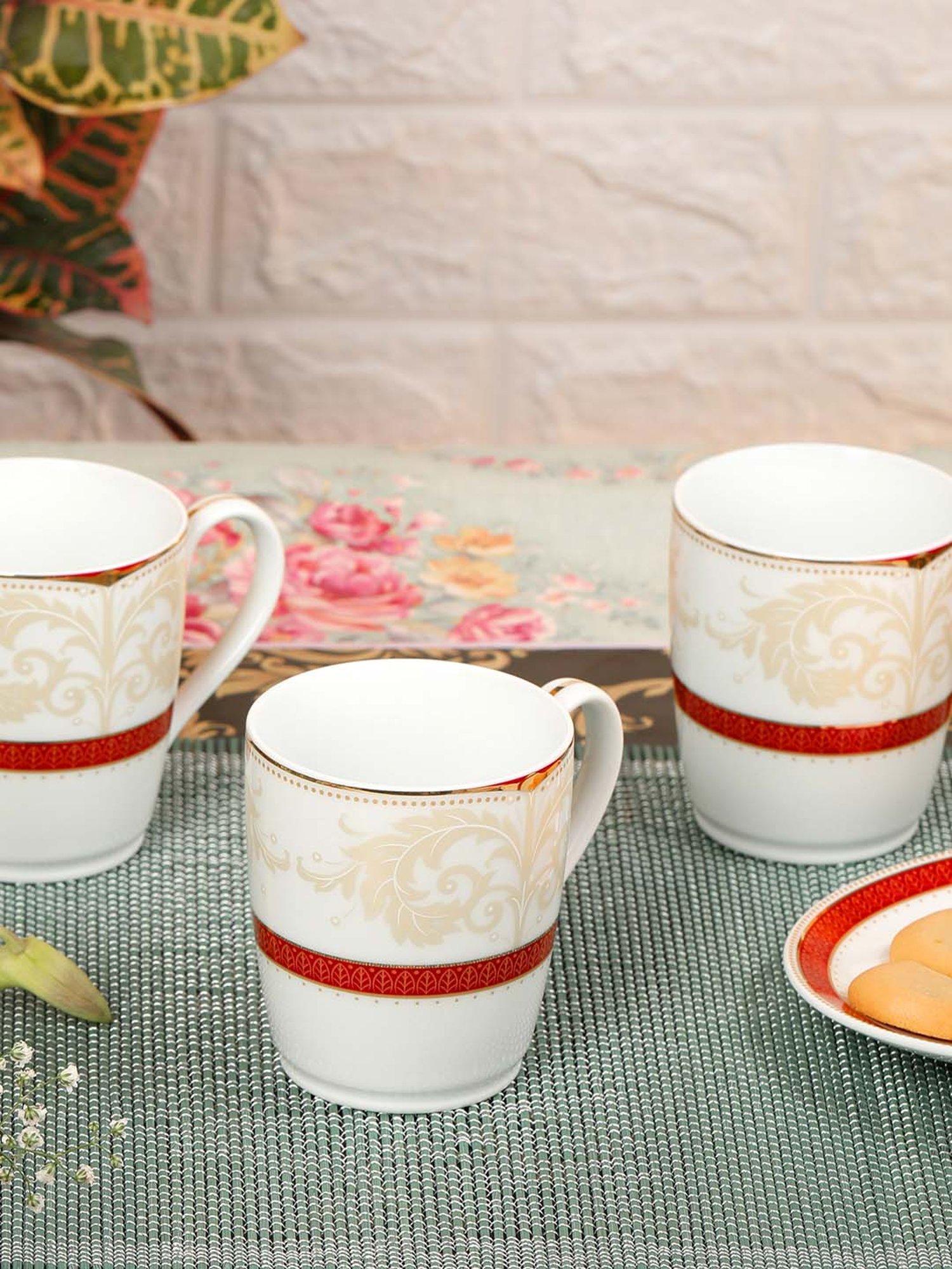 NORITAKE Hearth Off-White & Red Porcelain Queen's Fountain Coffee Mug (0.295 L) - Set of 6
