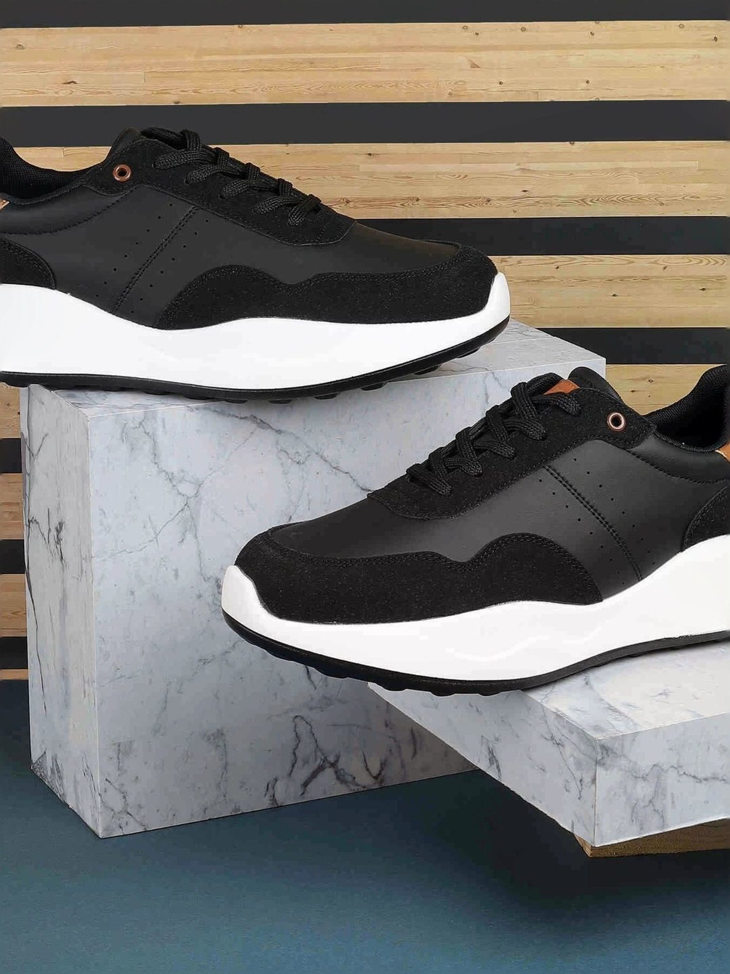 Metro Men's Black Casual Sneakers