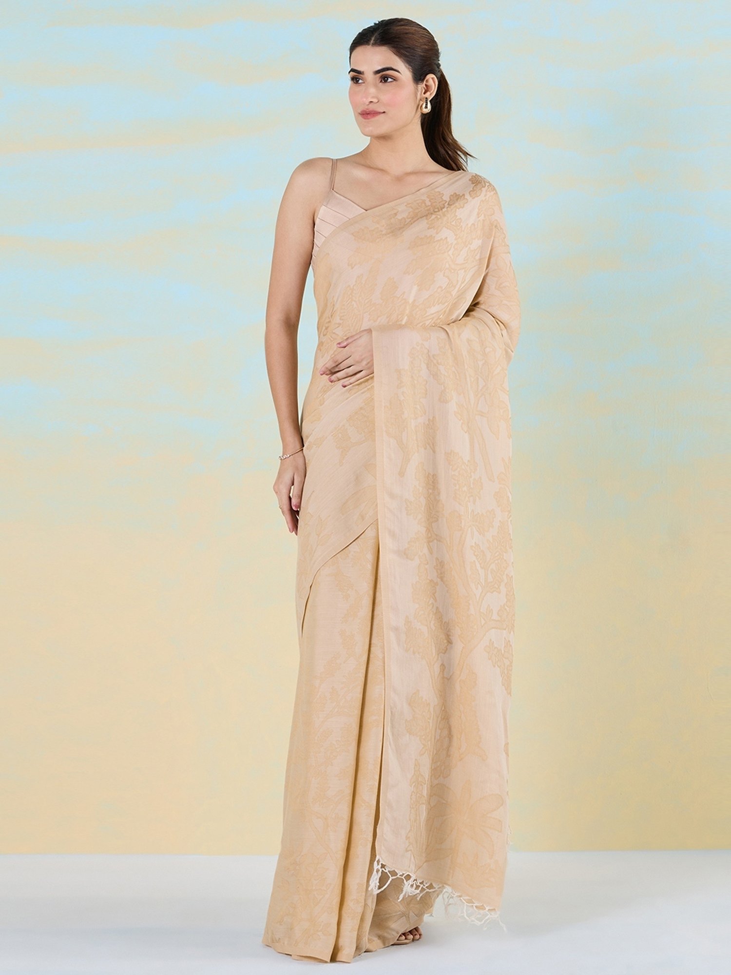 navyasa by liva Beige Floral Print Saree With Unstitched Blouse