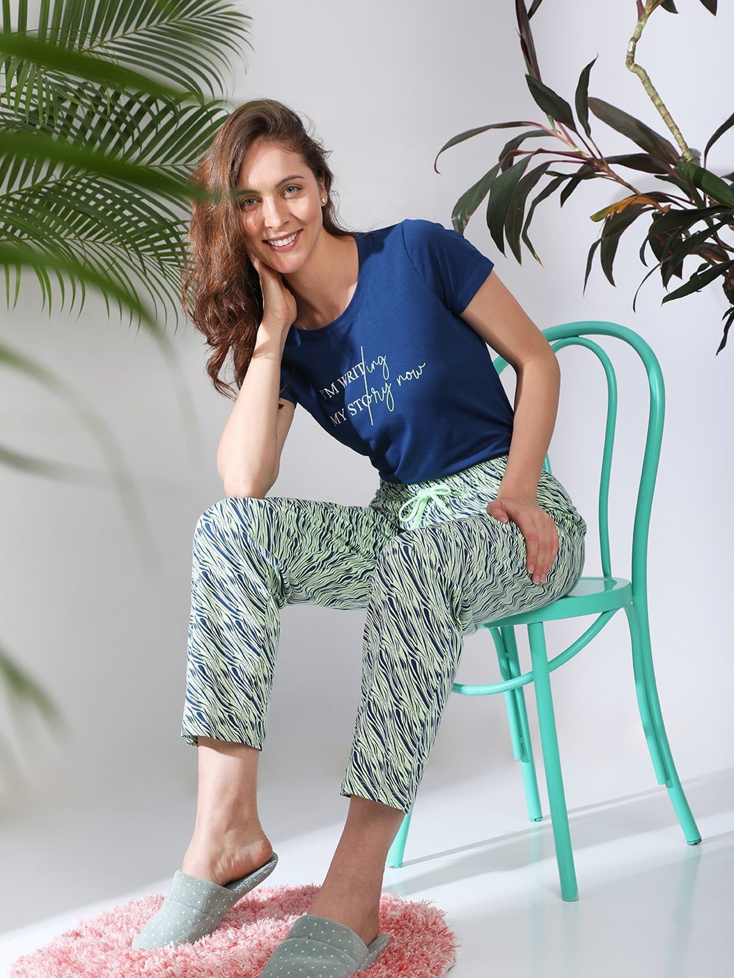 Vero Moda Intimates Navy & Beige Cotton Graphic Print T-Shirt With Pyjamas